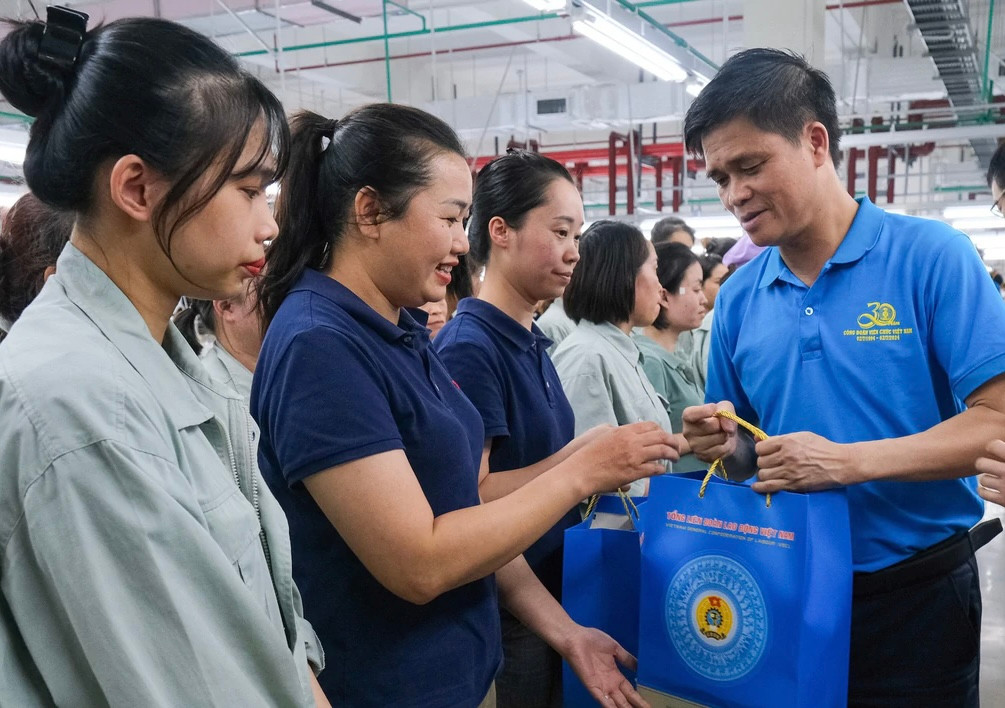 tặng quà đoàn viên công đoàn