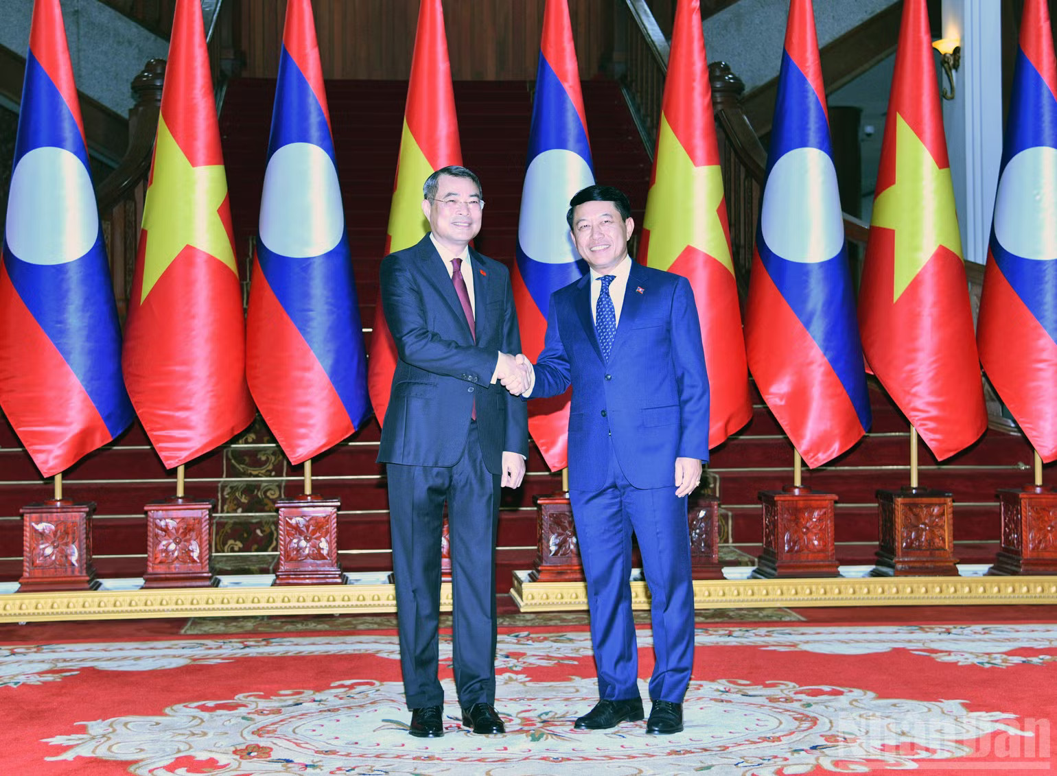 Thủ tướng Chính phủ Lê Minh Hưng và Thủ tướng Chính phủ Lào Saleumxay Kommasith. (Ảnh: THANH GIANG) ndo_br_e672529b-413e-4b19-88f4-878fc1e83bb0.jpg