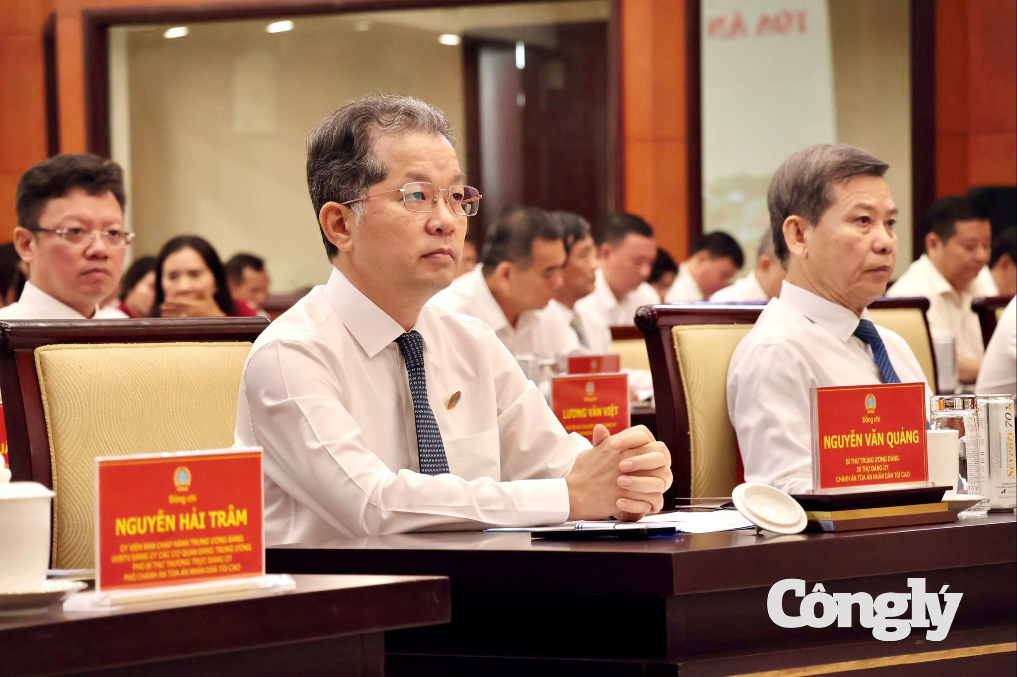 Đồng chí Lê Minh Trí, Ủy viên Bộ Chính trị, Bí thư Trung ương Đảng, Trưởng Ban Nội chính Trung ương và đồng chí Nguyễn Văn Quảng, Bí thư Trung ương Đảng, Chánh án TANDTC tại Lễ kỷ niệm
