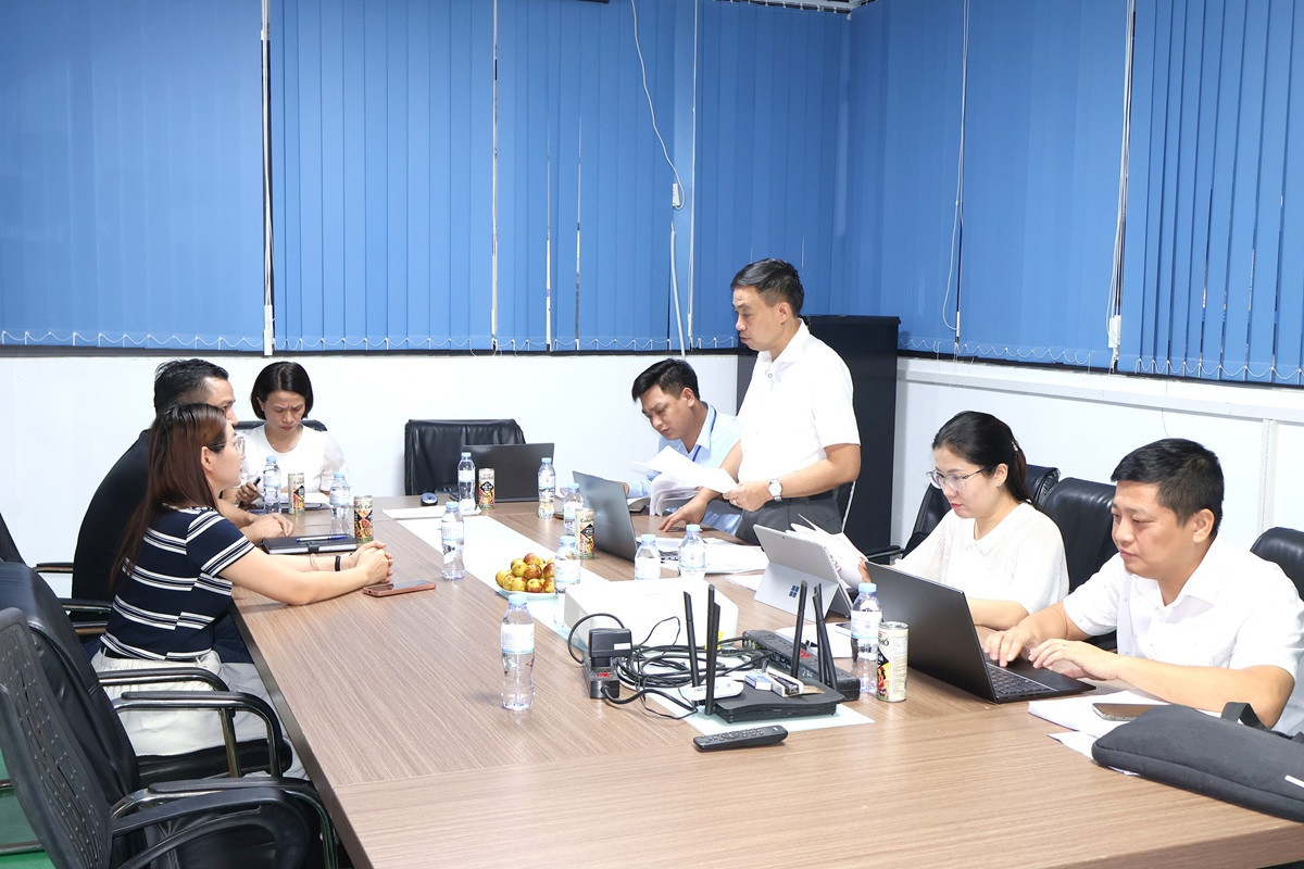 Sở Nội vụ TP. Hải Phòng tổ chức kiểm tra việc chấp hành quy định của pháp luật về khám sức khỏe định kỳ, khám phát hiện bệnh nghề nghiệp cho người lao động tại một số doanh nghiệp.