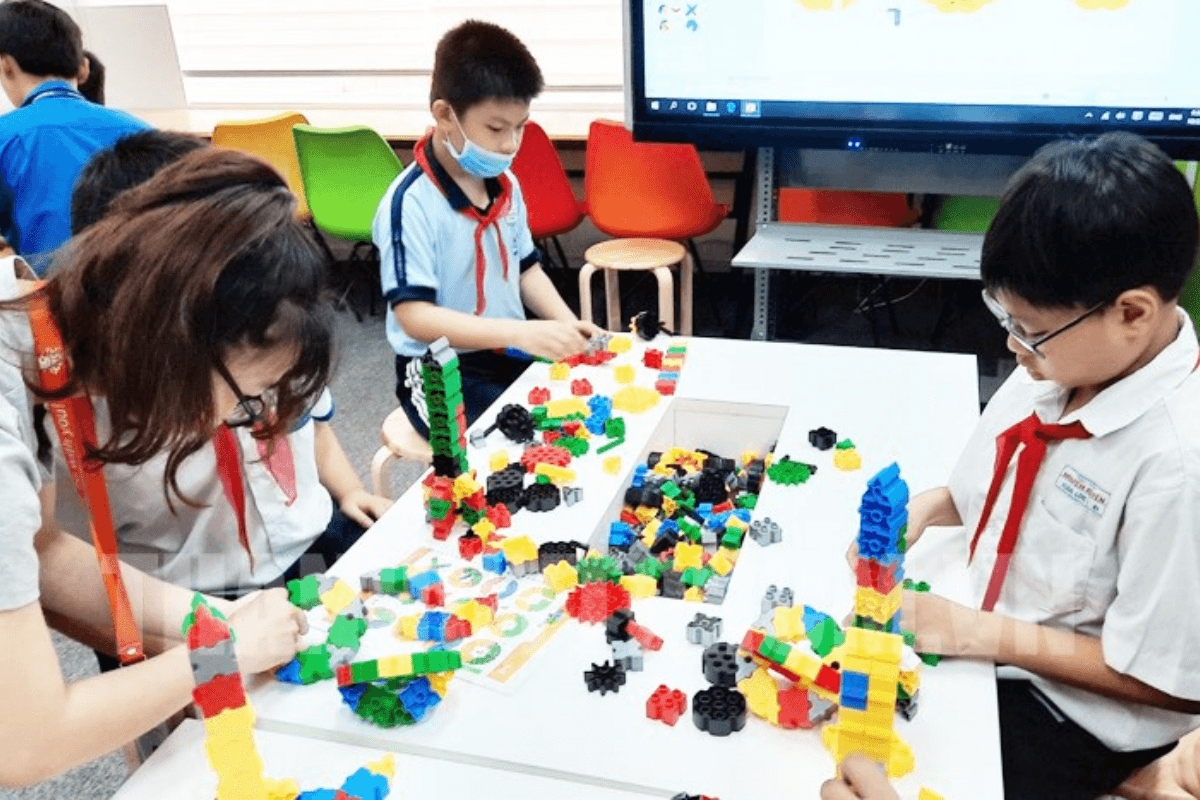 Giáo dục STEM trong trường phổ thông không bắt buộc phải có phòng riêng hoặc mua sắm đồng loạt thiết bị.