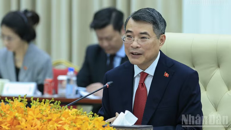 Thủ tướng Lê Minh Hưng nhấn mạnh quan hệ láng giềng hữu nghị Việt Nam-Campuchia được vun đắp bằng sự hy sinh, cống hiến của nhiều thế hệ, là tài sản vô giá của hai nước, đồng thời có ý nghĩa quan trọng đối với hòa bình, ổn định và phát triển của khu vực. (Ảnh: chinhphu.vn/Nhật Bắc) ndo_br_a2-1949.png