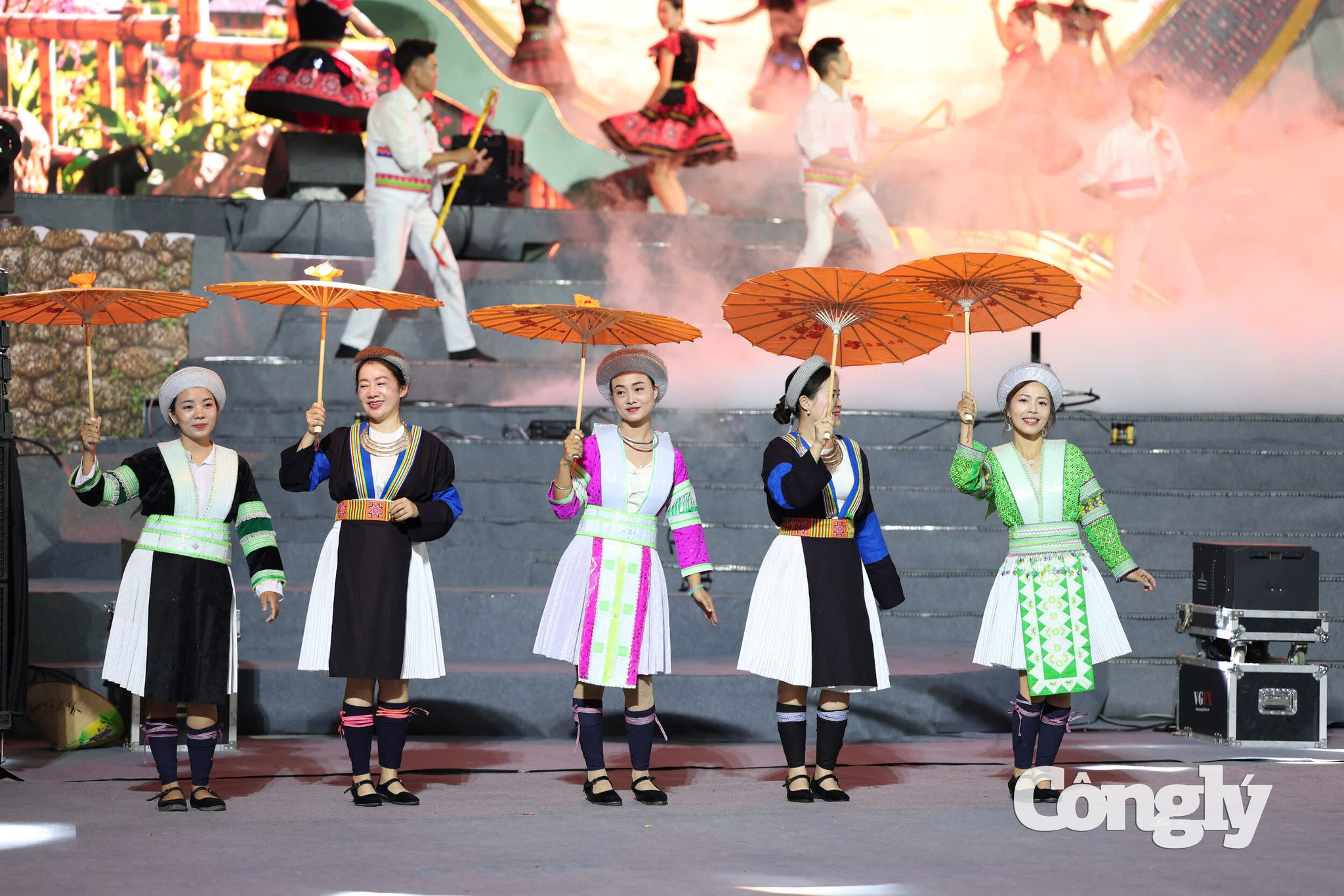 Dân tộc Mông c