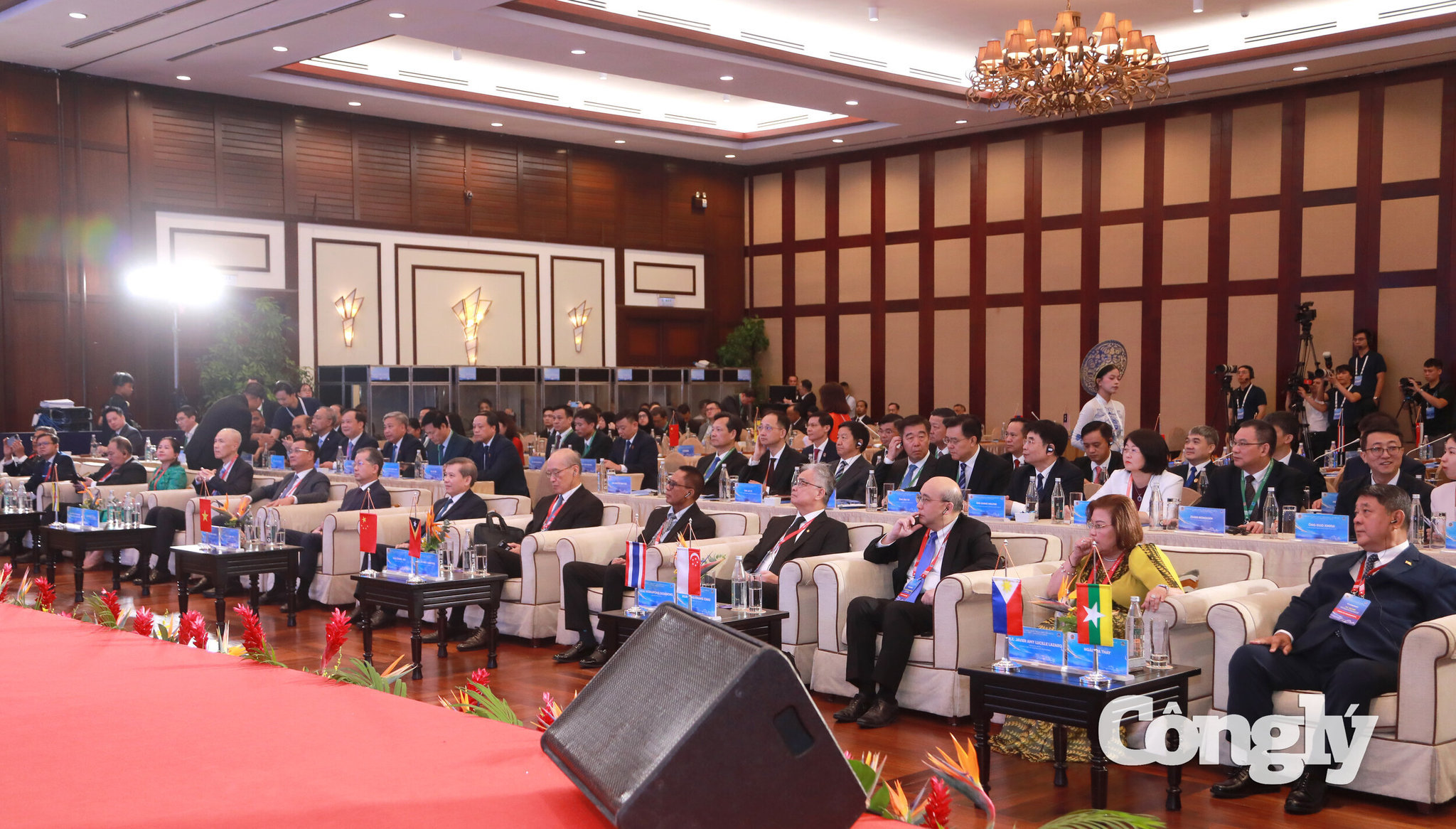 khai-mac-dien-dan5515.jpg