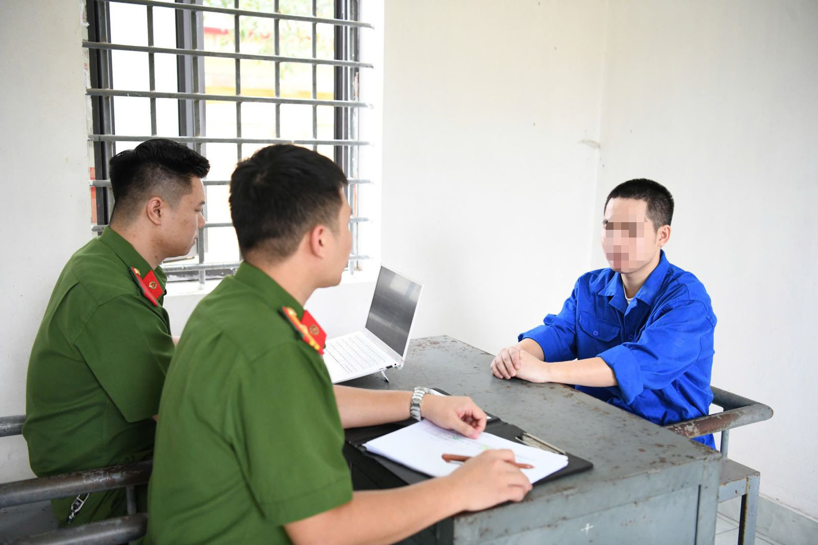 Cơ quan Công an lấy lời khai bị can Nguyễn Văn Nam (SN 1998, trú tại Phú Thọ)