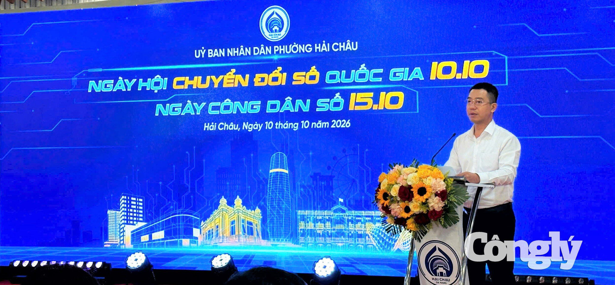 Ông Phan Hữu Phụng, Đảng ủy viên, Phó Chủ tịch UBND phường Hải Châu phát biểu khai mạc Ngày hội