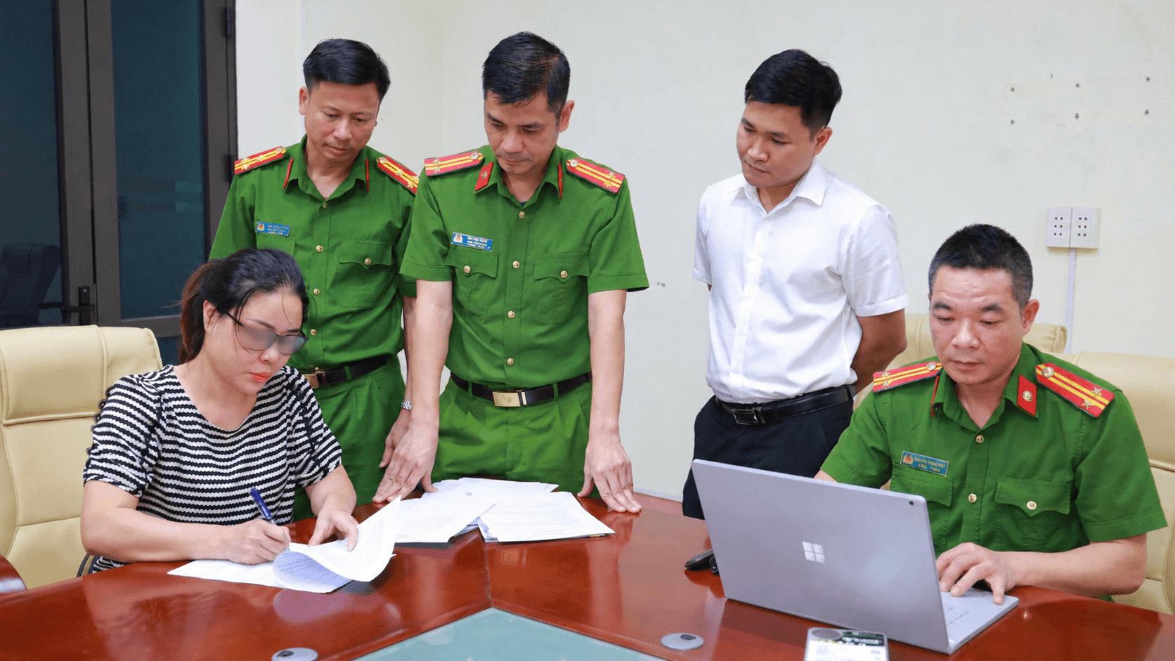ảnh làm mờ mặt