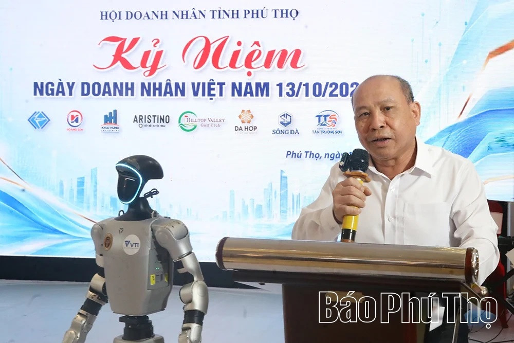 Ông Bùi Đức Hinh, Phó Bí thư Tỉnh ủy, Chủ tịch HĐND tỉnh Phú Thọ, phát biểu tại chương trình