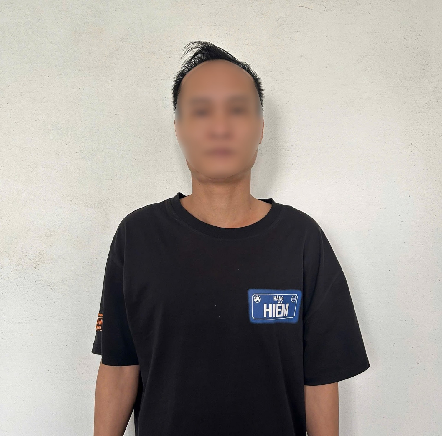Nguyễn Đức Tiến nhận thức được hành vi sai phạm của bản thân đã chủ động từ Campuchia trở về nước đầu thú để được hưởng sự khoan hồng của pháp luật.