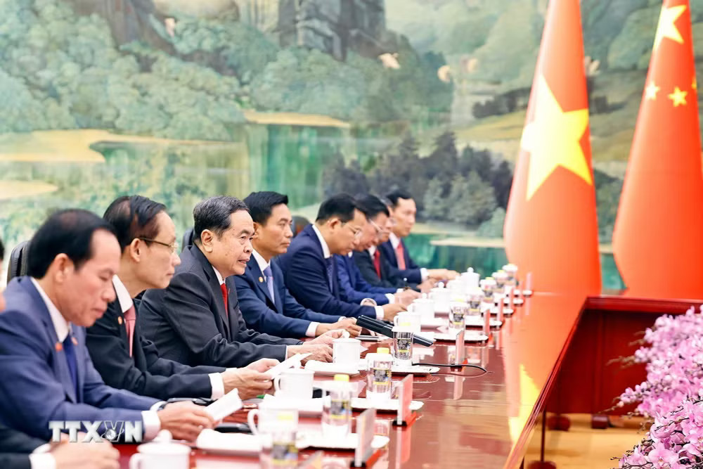 ttxvn_1210-chu-tich-quoc-hoi-tiep-thu-tuong-trung-quoc-ly-cuong-7.jpg