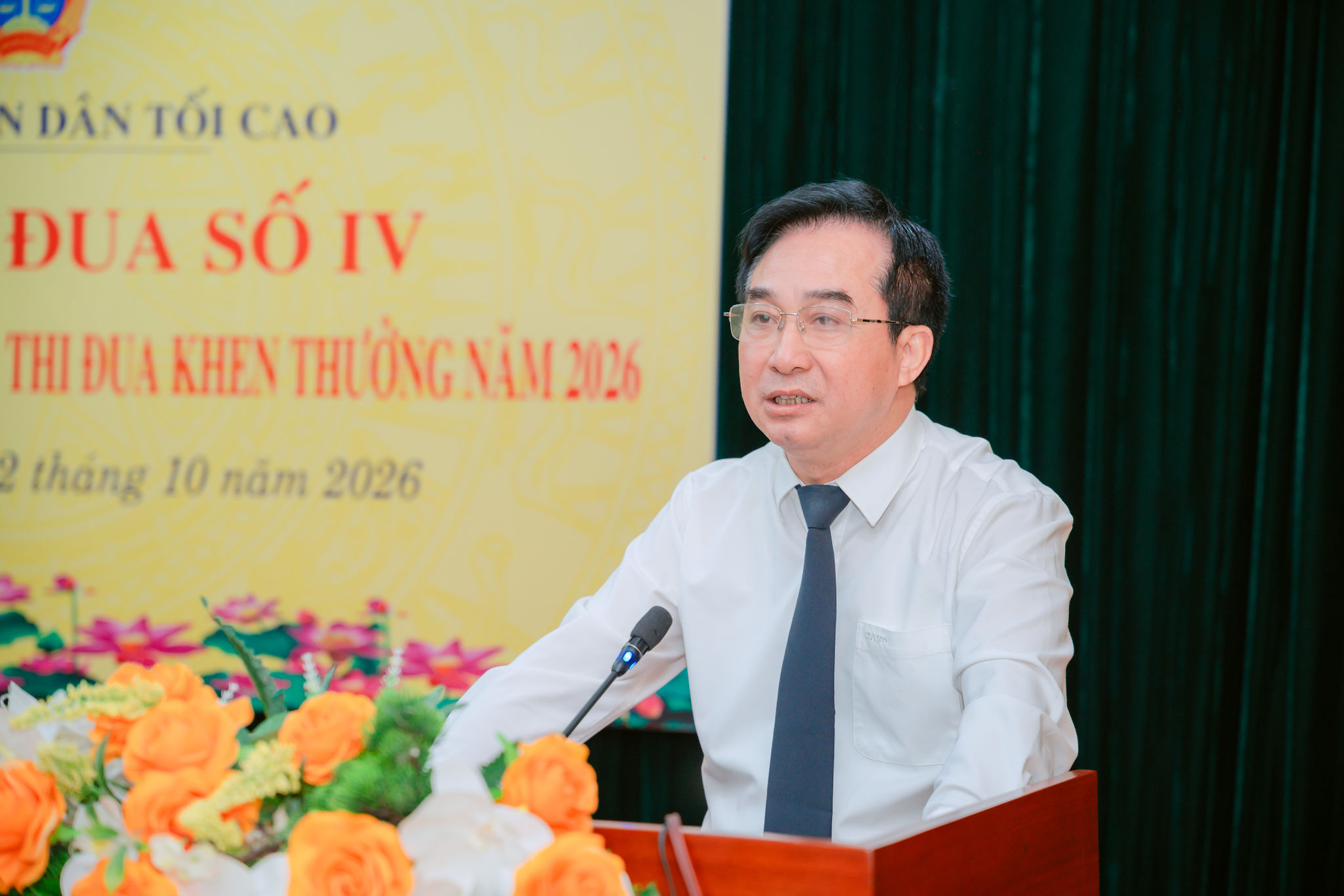 Chánh án TAND khu vực 1 tỉnh Thanh Hóa trình bày tham luận tại hội nghị.