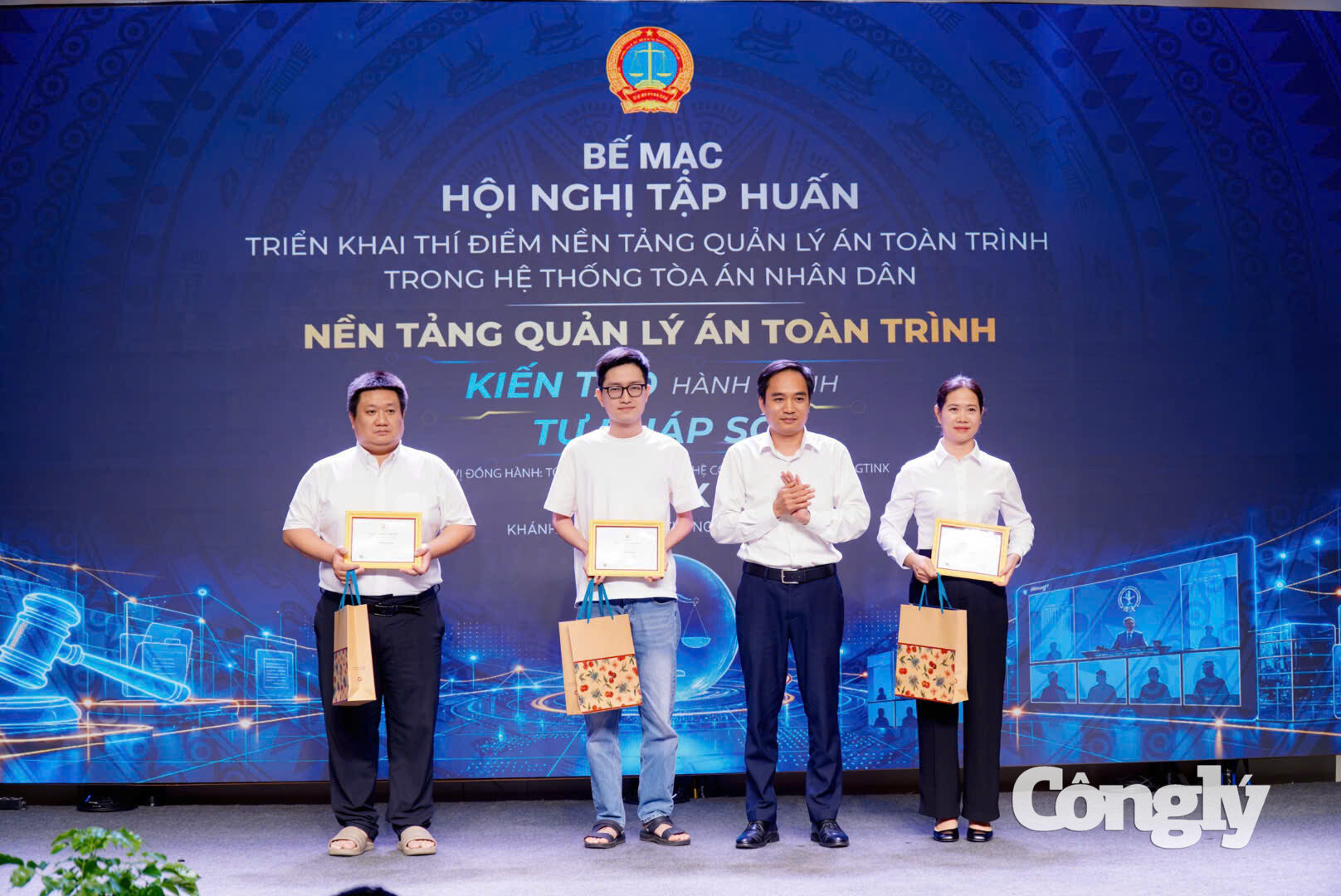 Cán bộ, công chức Tòa án đạt giải Nhì tại Hội nghị tập huấn Nền tảng Quản lý án toàn trình đợt 2.