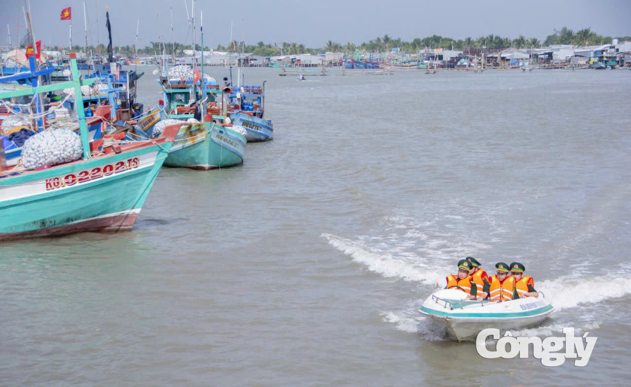 Lực lượng biên phòng tăng cường tuần tra, kiểm soát