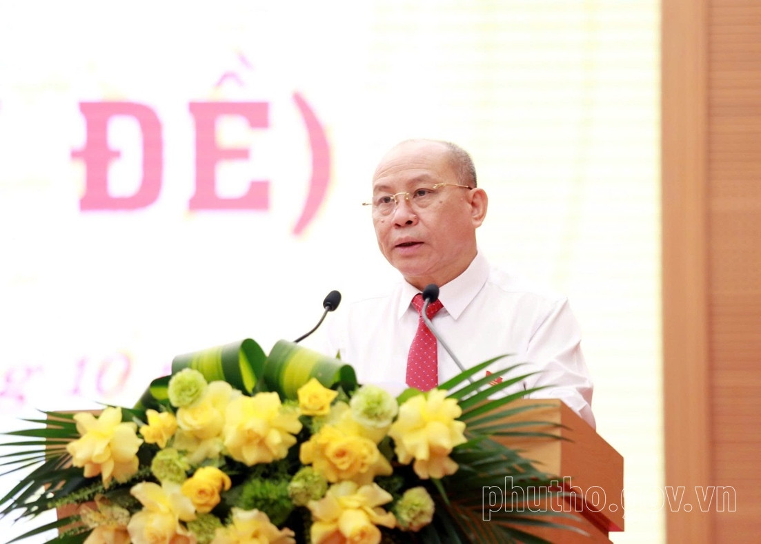 Chủ tịch HĐND tỉnh Phú Thọ Bùi Đức Hinh phát biểu khai mạc Kỳ họp thứ Năm