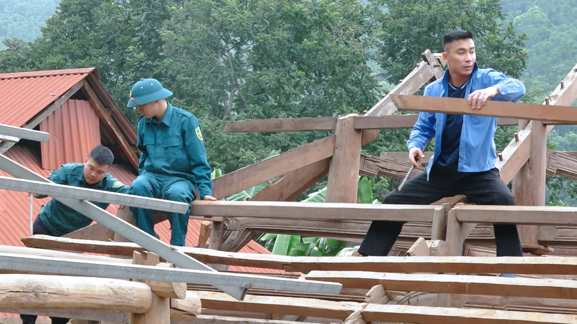 lucluong-a613c1a336ec99b7ca5dd77b35164c7f.jpg