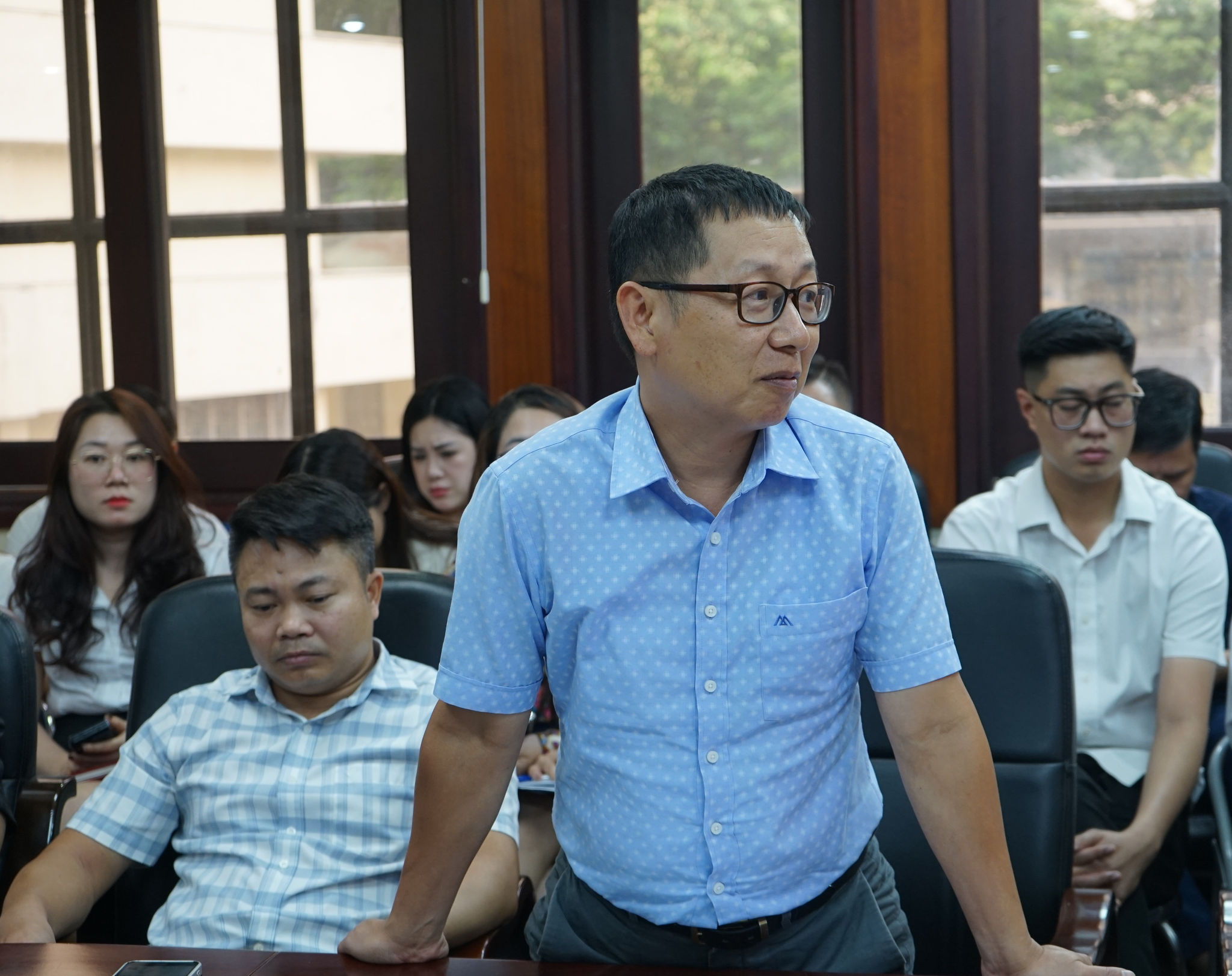 Đồng chí Nguyễn Hữu Tuấn, Trưởng phòng Trị sự Báo Công lý phát biểu tại hội nghị