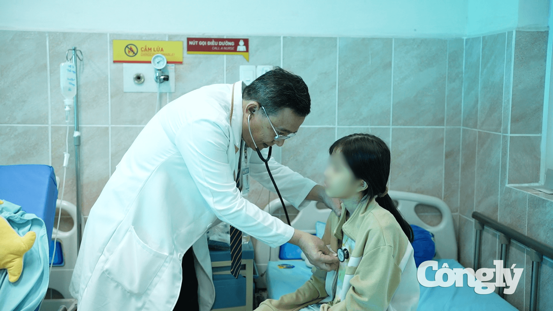 BÁC SĨ THĂM KHÁM BÉ MỖI NGÀY