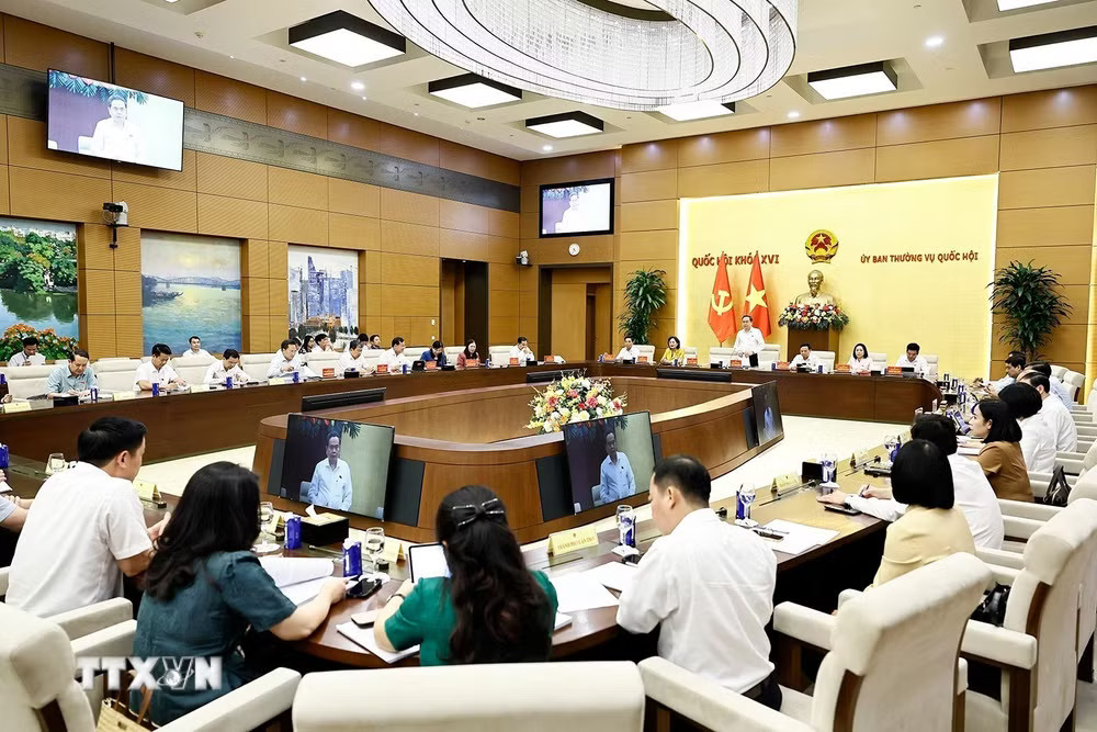Quang cảnh hội nghị. (Ảnh: Doãn Tấn/TTXVN) ttxvn_chu-tich-quoc-hoi-chu-tri-hoi-nghi-btv-dang-uy-quoc-hoi-voi-to-truong-to-dang-doan-dai-bieu-quoc-hoi-8.jpg