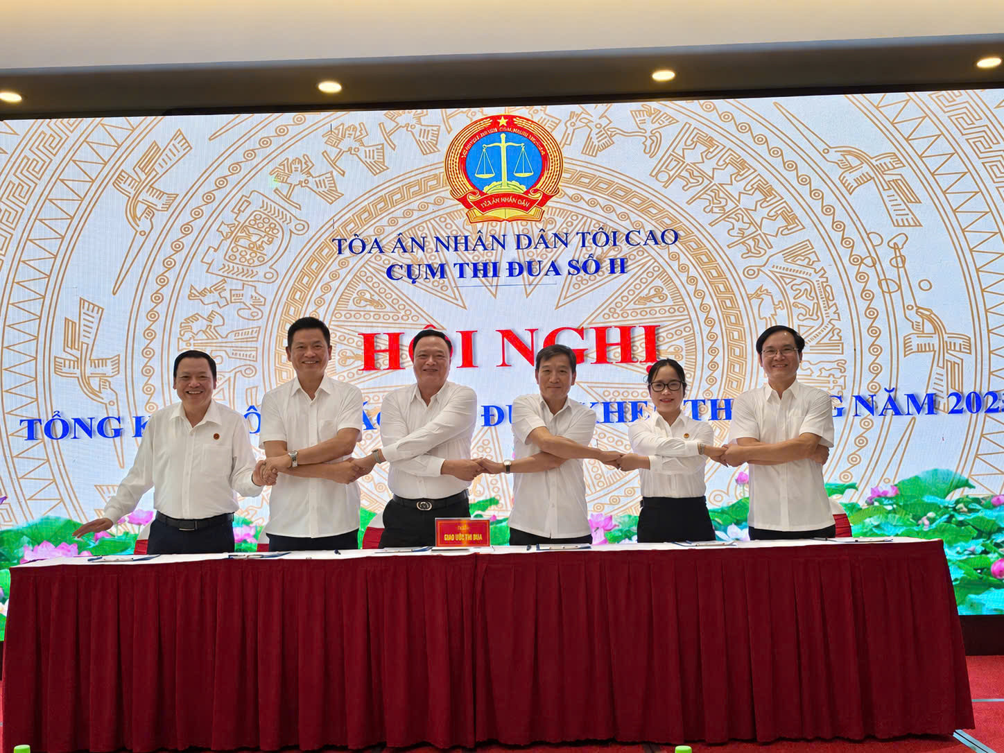 Lãnh đạo Cụm thi đua số II gồm TAND: Phú Thọ, Sơn La, Điện Biên, Lai Châu, Lào Cai, Tuyên Quang bắt tay cùng đoàn kết, phát triển.