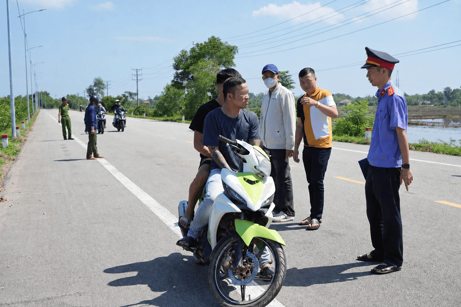 ảnh 2, Huế