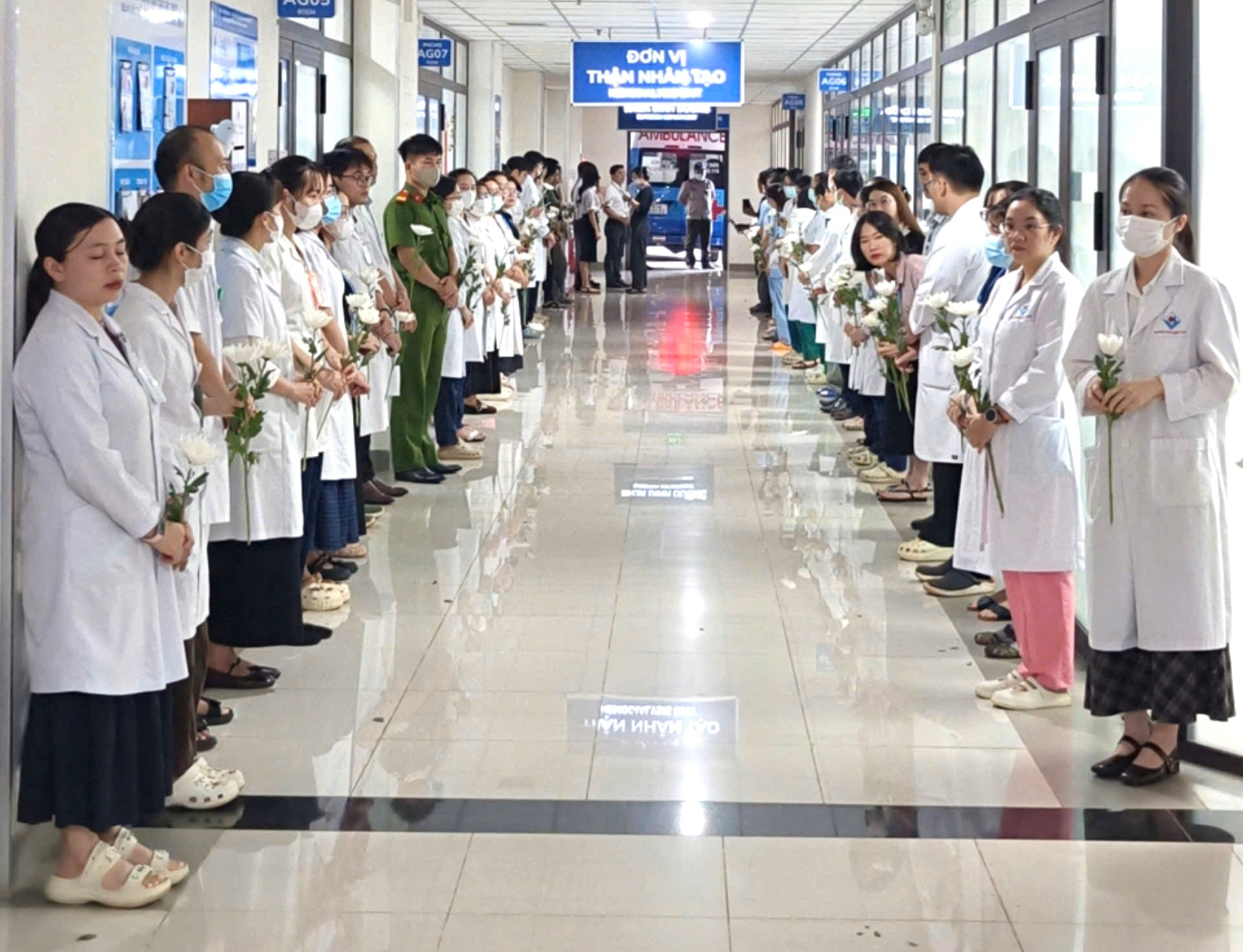 Chủ tịch tỉnh Gia Lai. Cô giáo đã ra đi, một cuộc đời khép lại, nhưng những giá trị tốt đẹp vẫn còn mãi