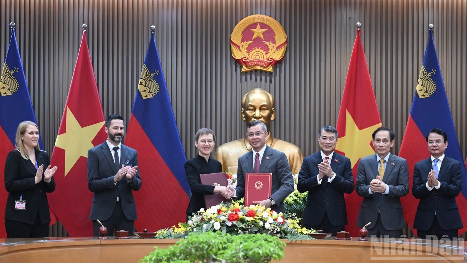 Thủ tướng Chính phủ Lê Minh Hưng đã chứng kiến Lễ ký Hiệp định tránh đánh thuế hai lần giữa Việt Nam và Liechtenstein. (Ảnh: TRẦN HẢI)