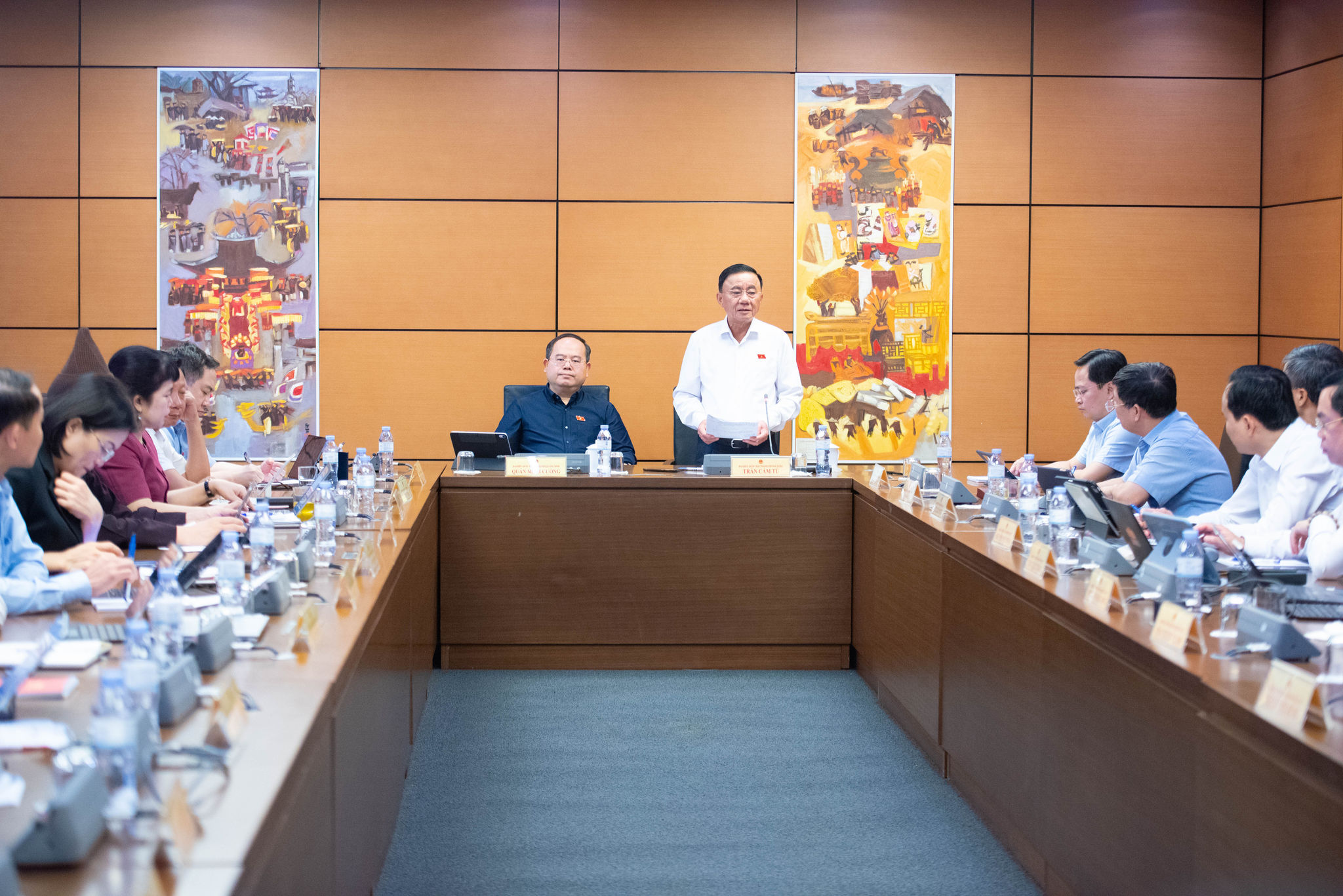 Kiểm soát lạm phát, tháo gỡ khó khăn cho doanh nghiệp