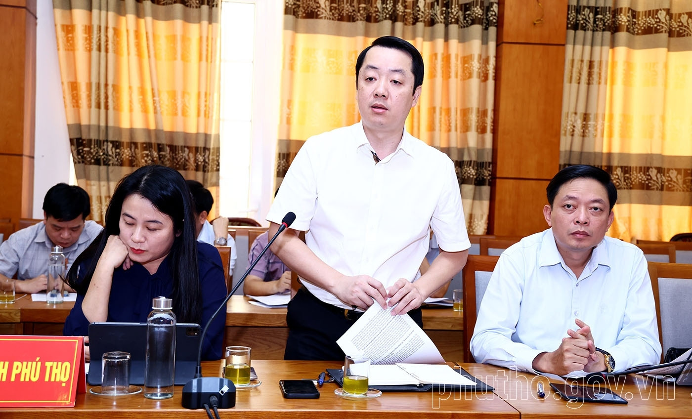Đại diện lãnh đạo Sở Nông nghiệp và Môi trường, Sở Tài chính phát biểu tại buổi làm việc