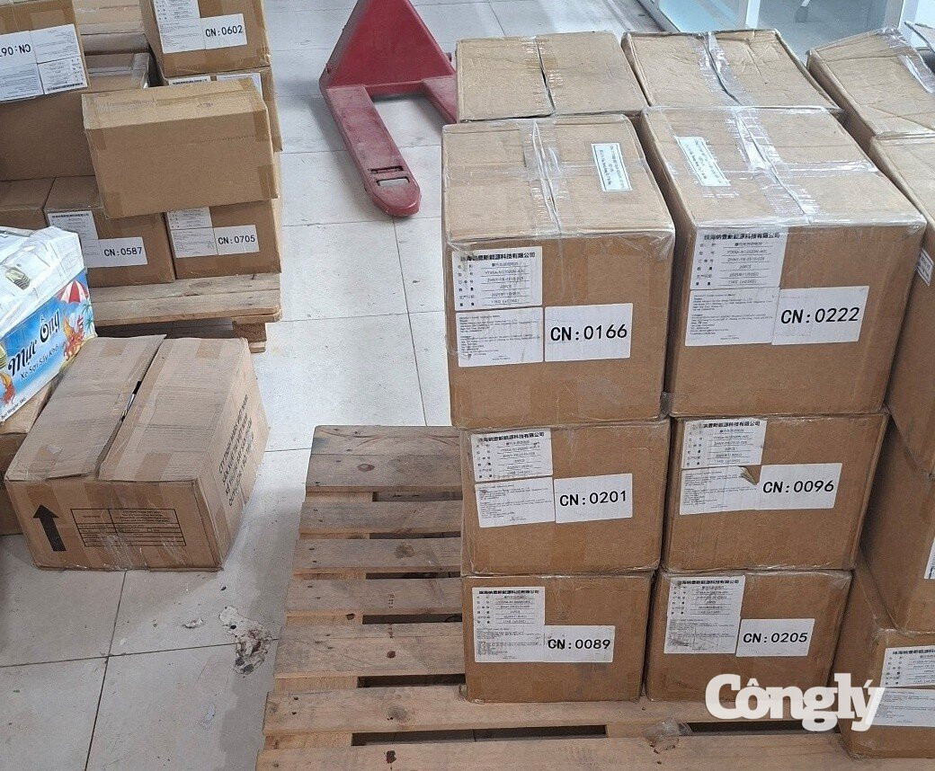 Lô hàng có tổng giá trị niêm yết hơn 4,29 tỷ đồng.