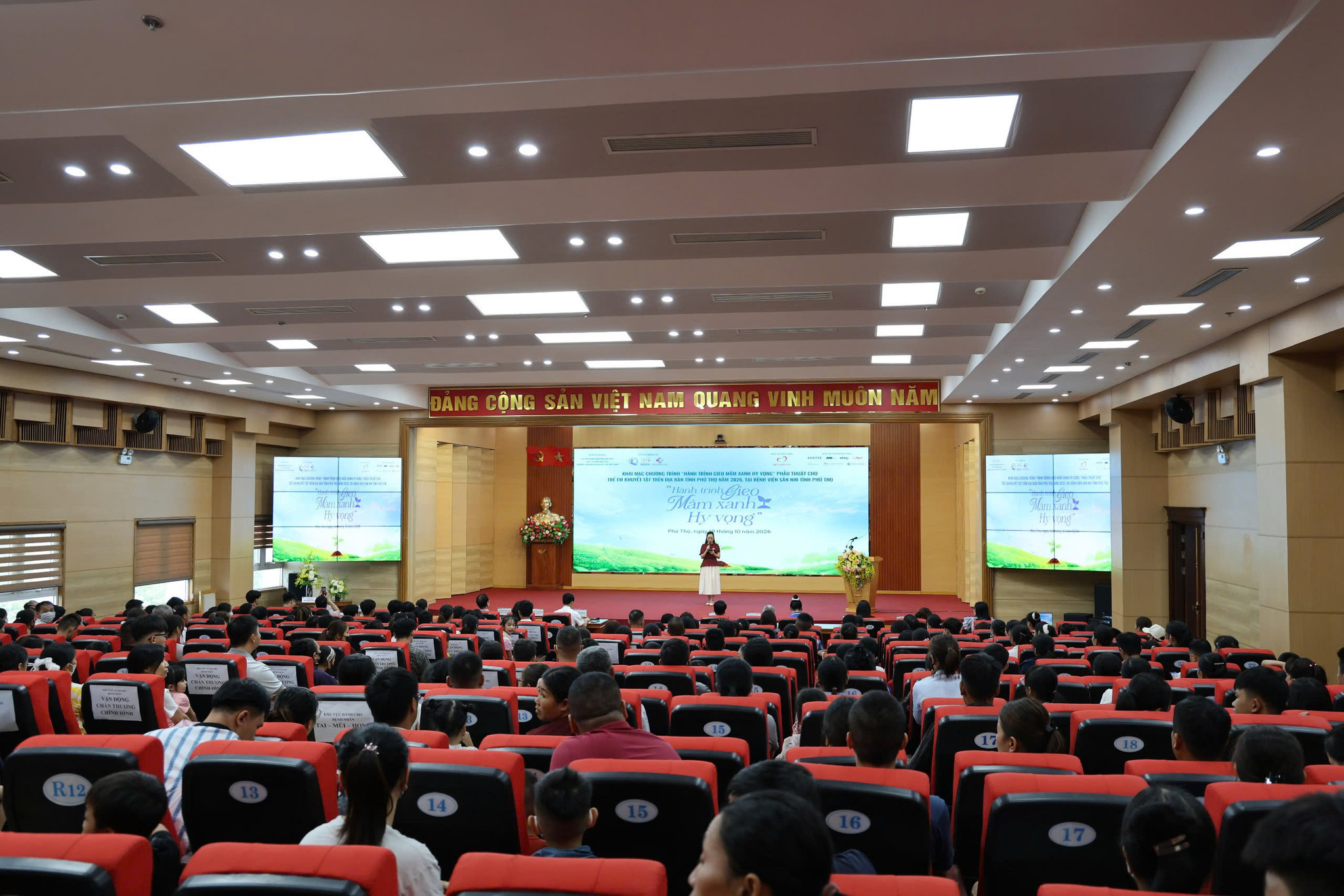 Quang cảnh chương trình