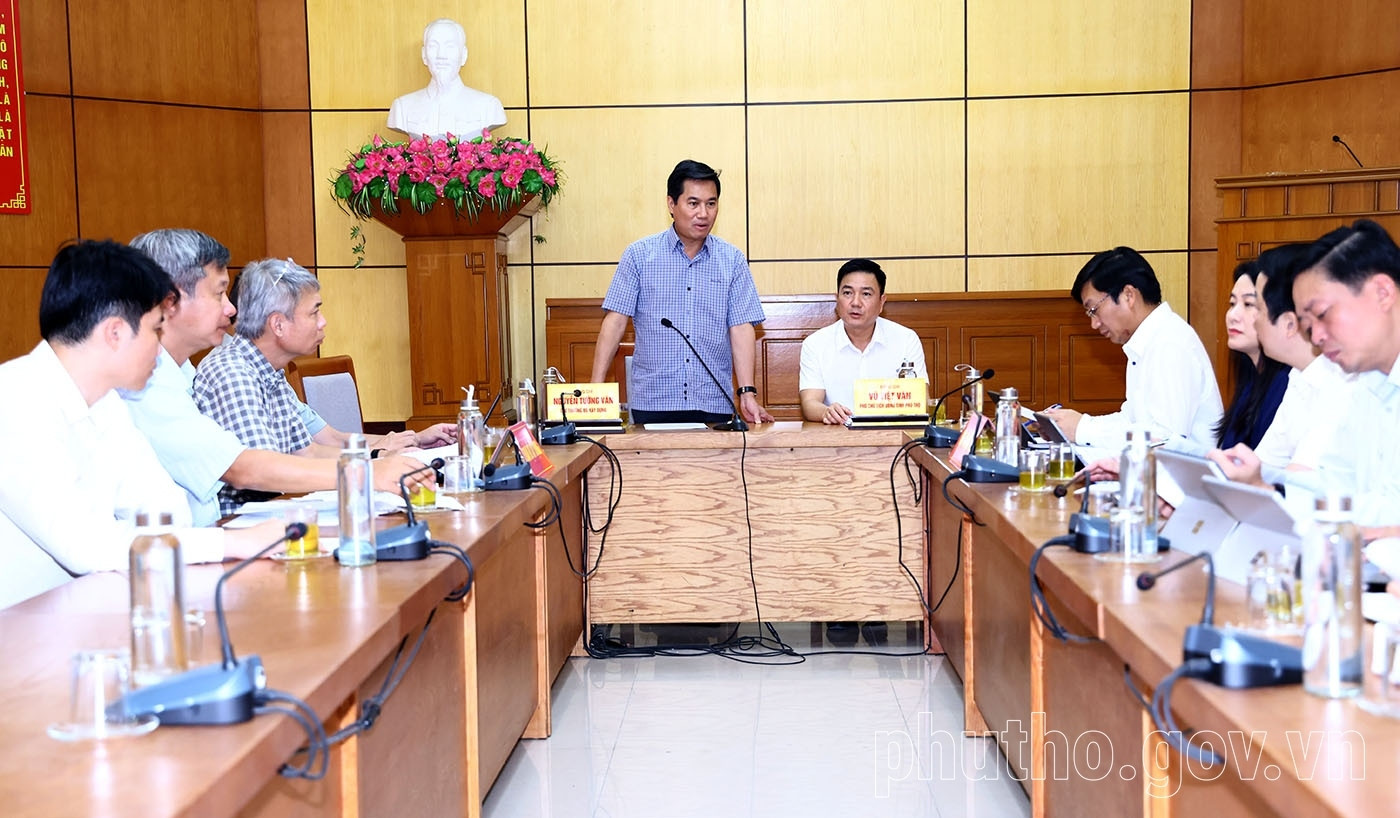 Thứ trưởng Bộ Xây dựng Nguyễn Tường Văn phát biểu tại buổi làm việc