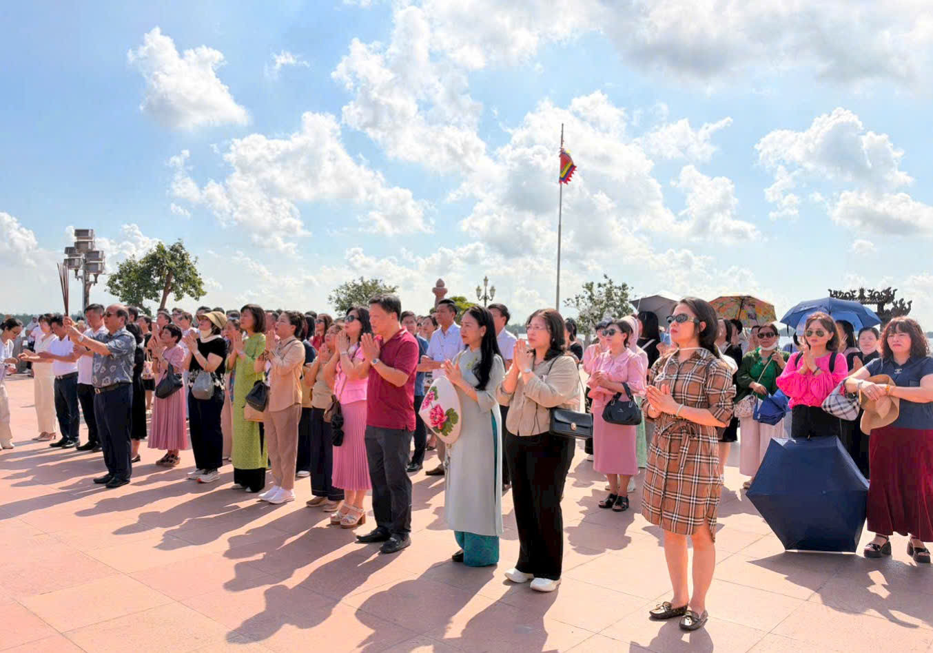 Dâng hương