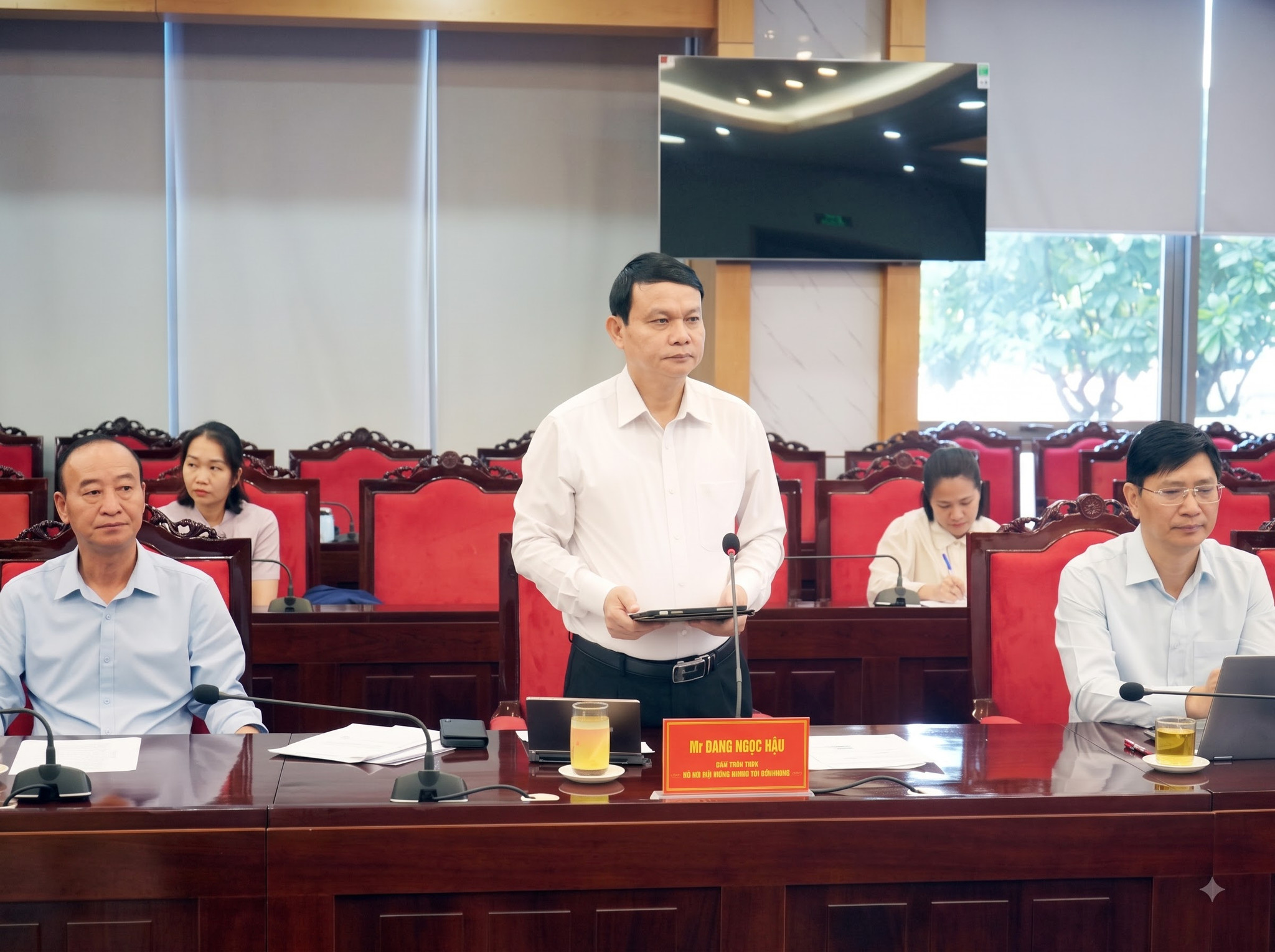 Đồng chí Đặng Ngọc Hậu, Phó Chủ tịch UBND tỉnh Sơn La chủ trì cuộc làm việc
