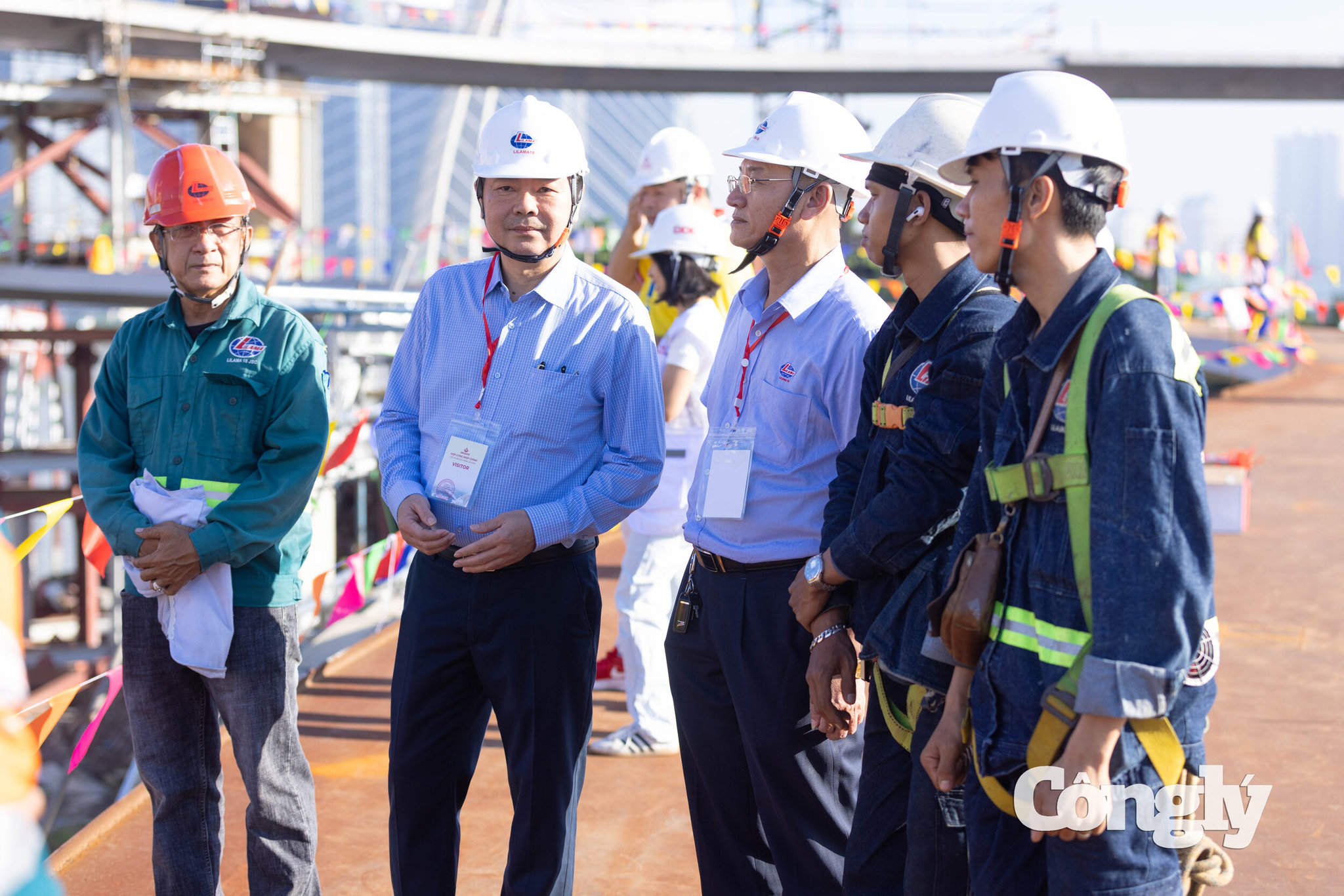 Đại diện các đơn vị tại công trường.