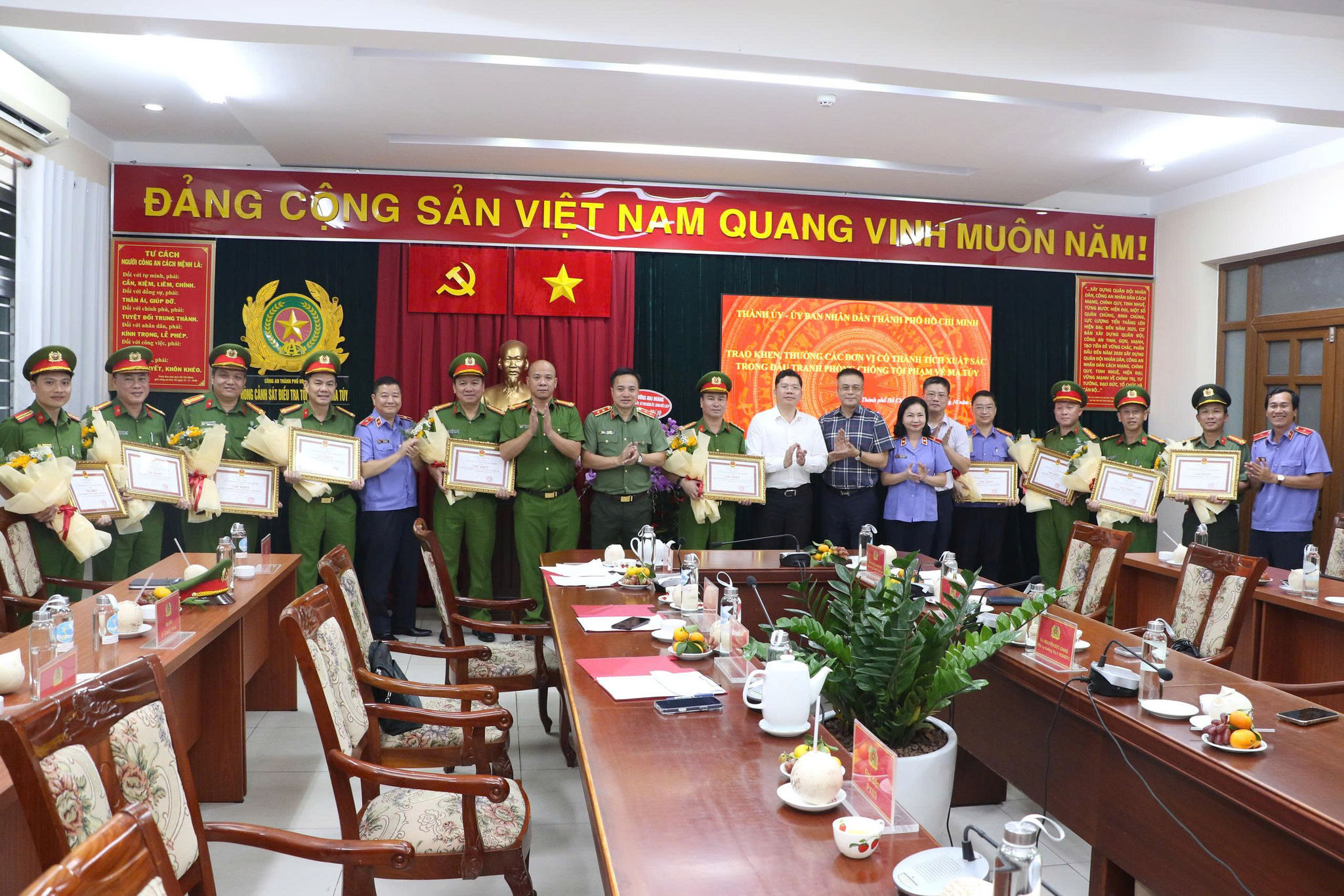 Khen thưởng 1
