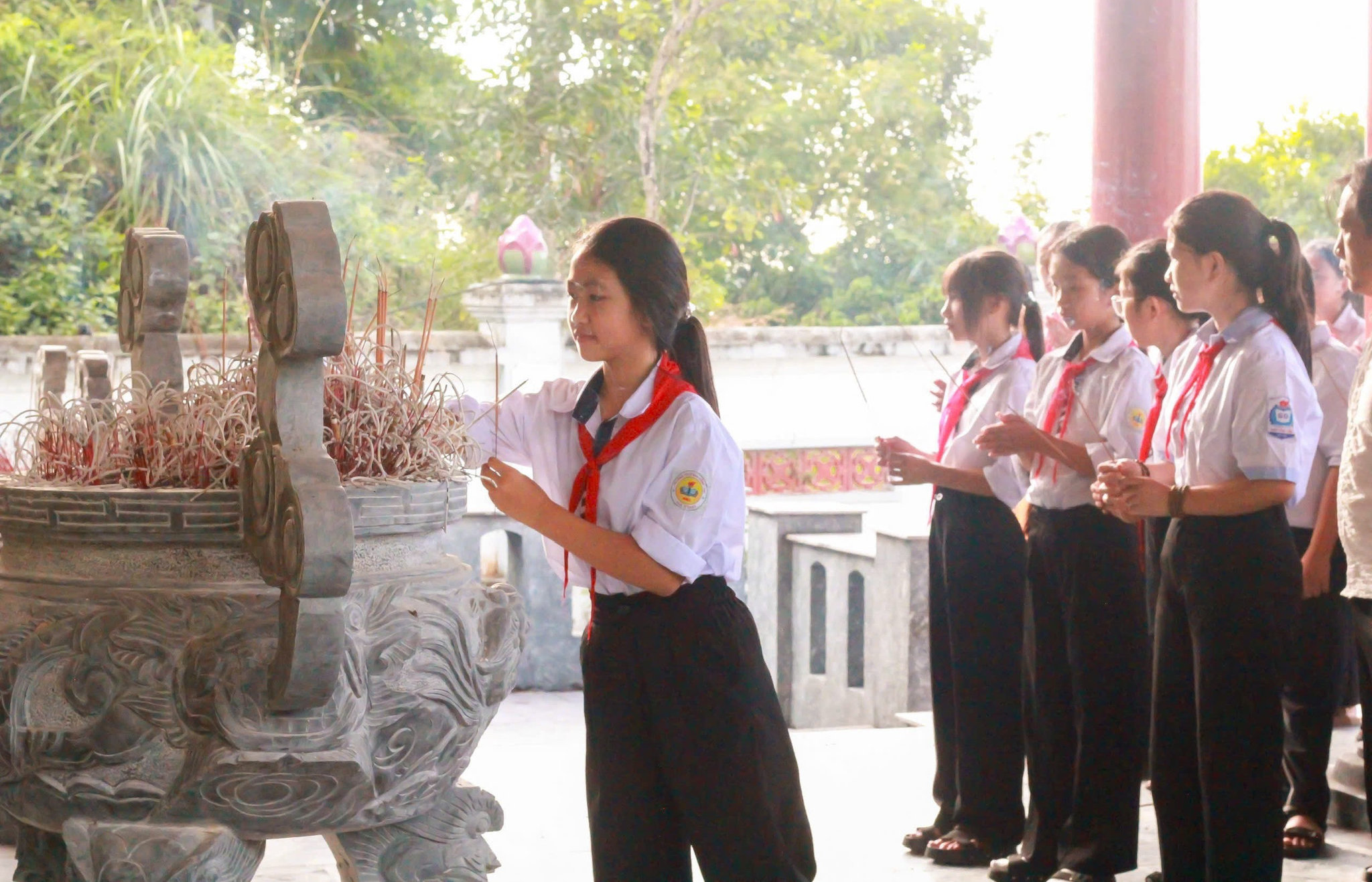 nhan_cham_soc_tuong_dai_liet_si_5.jpg