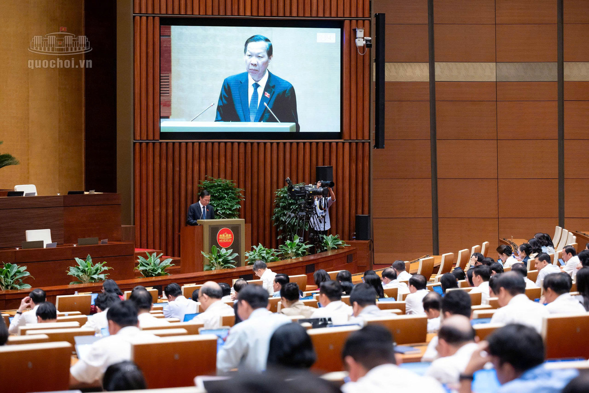 quoc-hoi1-1f6cf05a0ca1ef3dc6e9660777aa77b9.jpg