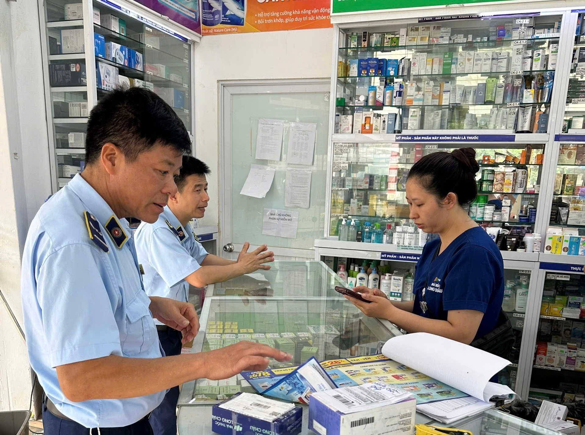 Đội QLTT số 2 tăng cường kiểm tra, giám sát hàng hoá