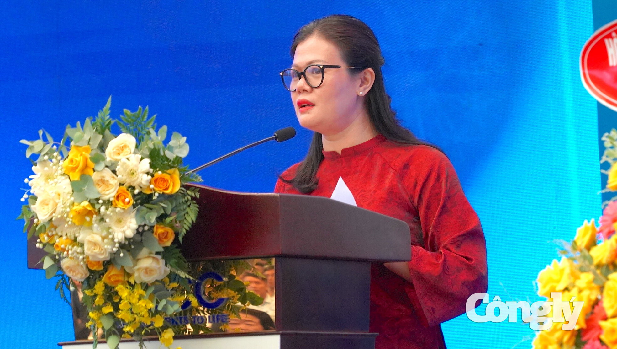 Bà Dương Thị Huyền Trâm - Trưởng Ban Công tác xã hội, Cơ quan Ủy ban MTTQ Việt Nam TP.HCM phát biểu.