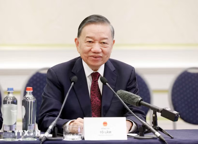Tổng Bí thư, Chủ tịch nước Tô Lâm phát biểu tại buổi gặp gỡ chuyên gia, trí thức người Việt Nam tại Bỉ và Luxembourg. (Ảnh: Thống Nhất/TTXVN)