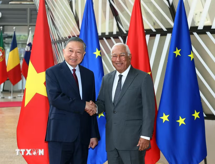 Chủ tịch Hội đồng Châu Âu Antonio Costa chủ trì lễ đón Tổng Bí thư, Chủ tịch nước Tô Lâm. (Ảnh: Thống Nhất/TTXVN)
