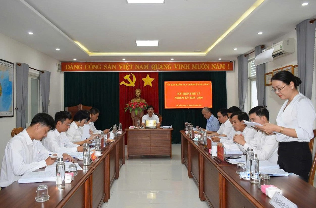 Ủy ban Kiểm tra Thành ủy Đà Nẵng quyết định khai trừ Đảng đối với 10 đảng viên vi phạm nghiêm trọng những điều đảng viên không được làm, vi phạm pháp luật hoặc bị xử lý theo bản án của tòa án.