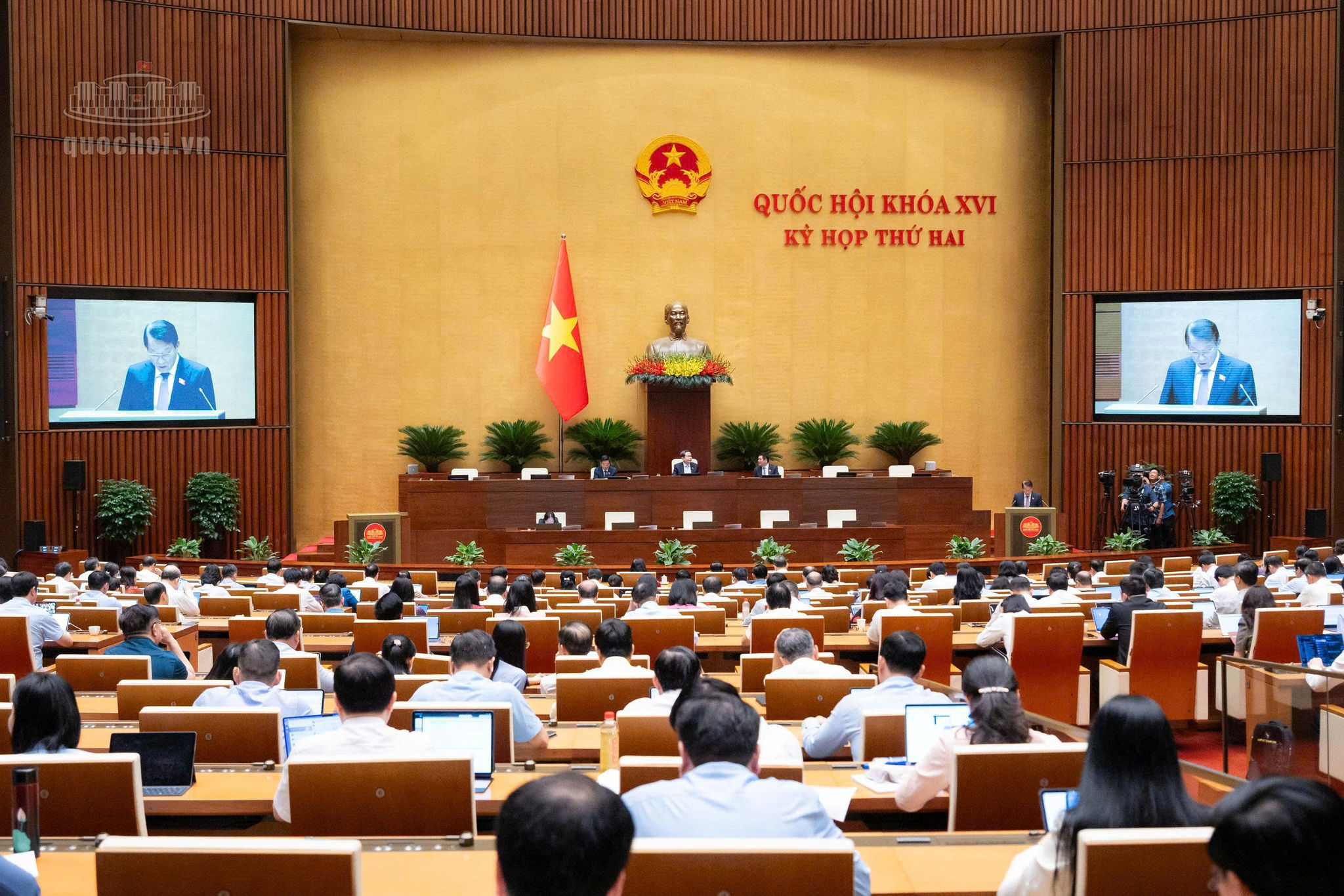 quoc-hoi-d1019344eb507e75a56843f7aee4b676.jpg