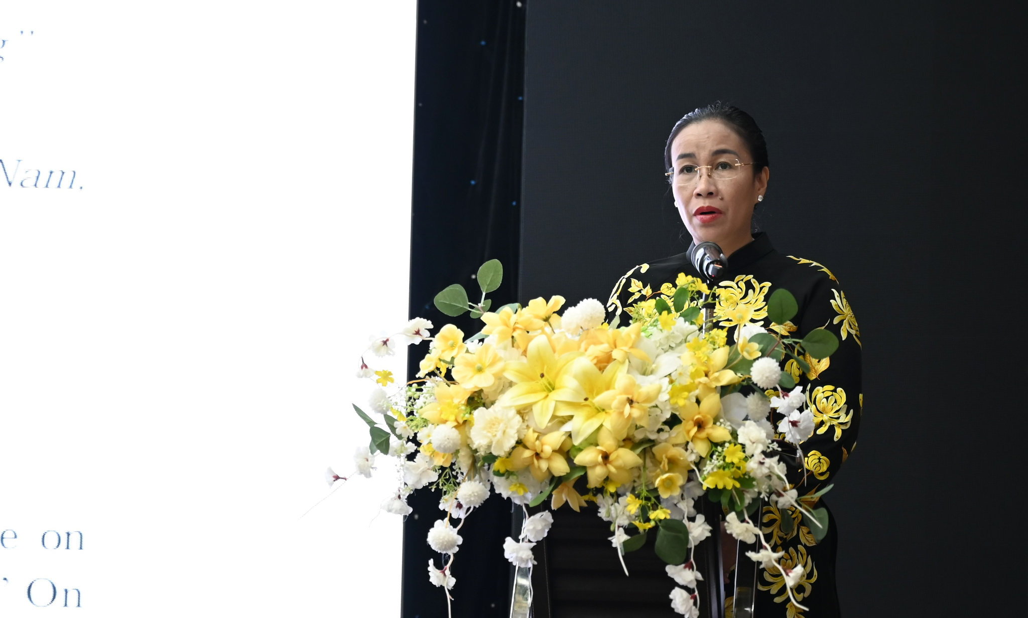 Bà Nguyễn Thị Anh Thi, Phó Chủ tịch UBND TP Đà Nẵng, phát biểu tại hội thảo