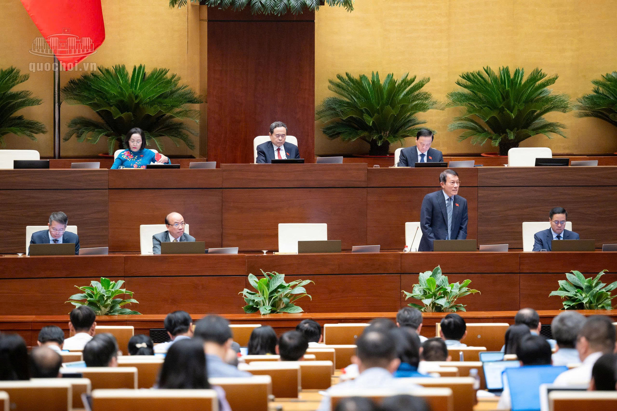 thao-luan-tai-hoi-truong.jpg