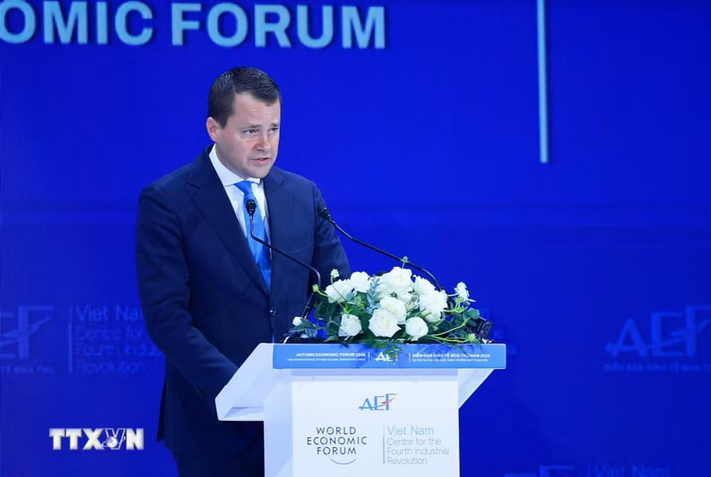 Giám đốc điều hành Diễn đàn Kinh tế Thế giới (WEF) Stephan Mergenthaler phát biểu tại Phiên toàn thể cấp cao Diễn đàn Kinh tế Mùa thu 2026 (AEF 2026). (Ảnh: Dương Giang/TTXVN) ttxvn_2810-thu-tuong-dien-dan-kinh-te-mua-thu-6974.jpg