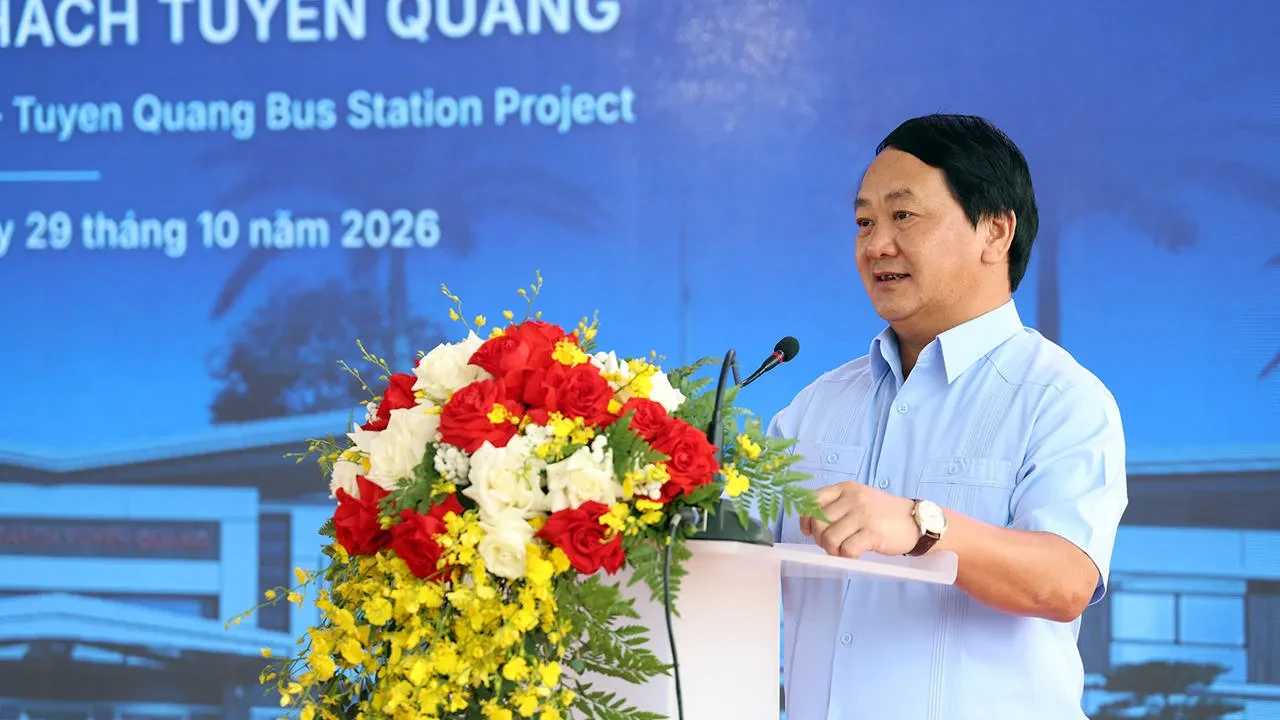 Bí thư Tỉnh ủy Tuyên Quang Hầu A Lềnh phát biểu tại lễ khởi công