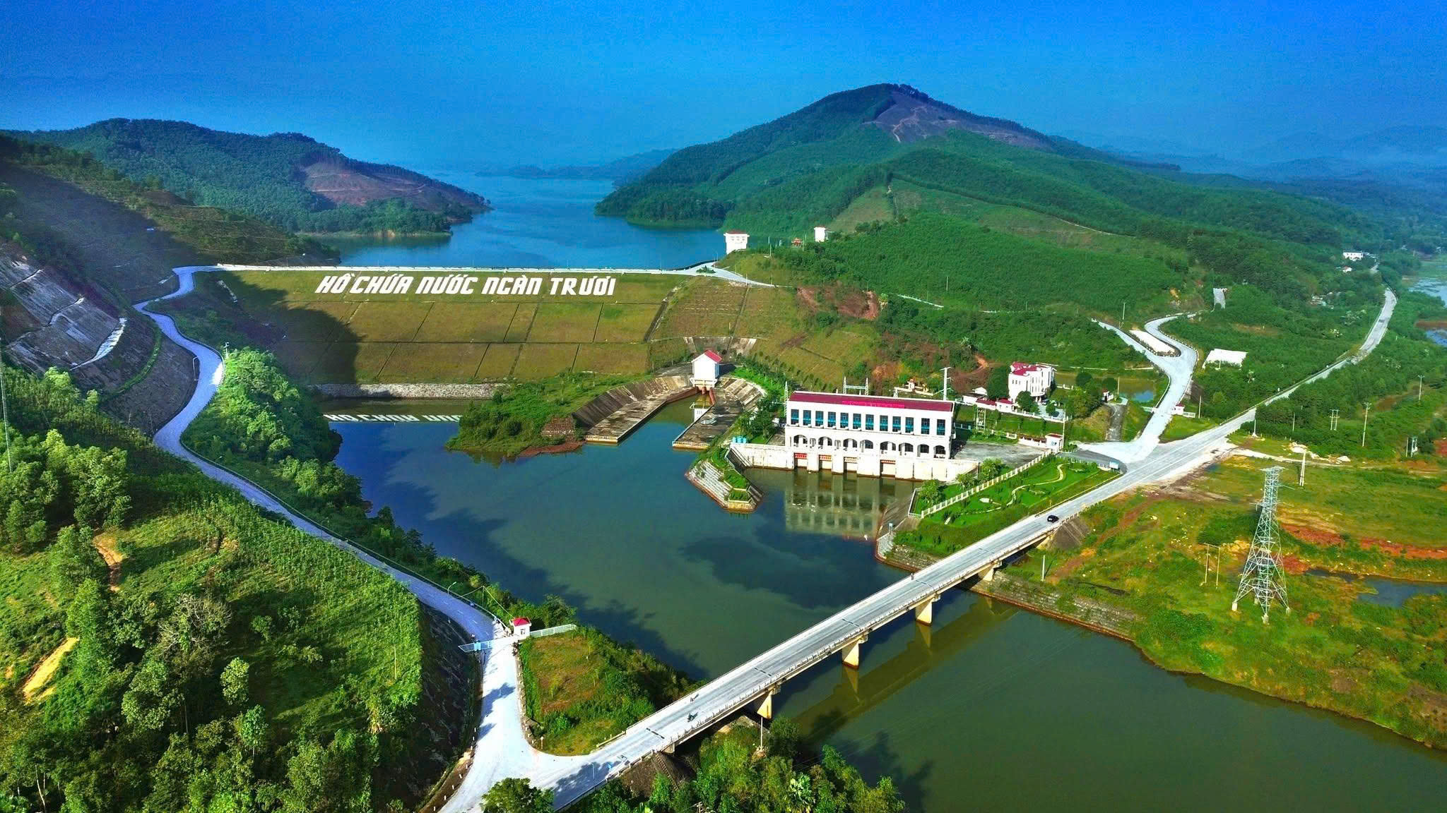Công trình hồ chứa nước Ngàn Trươi
