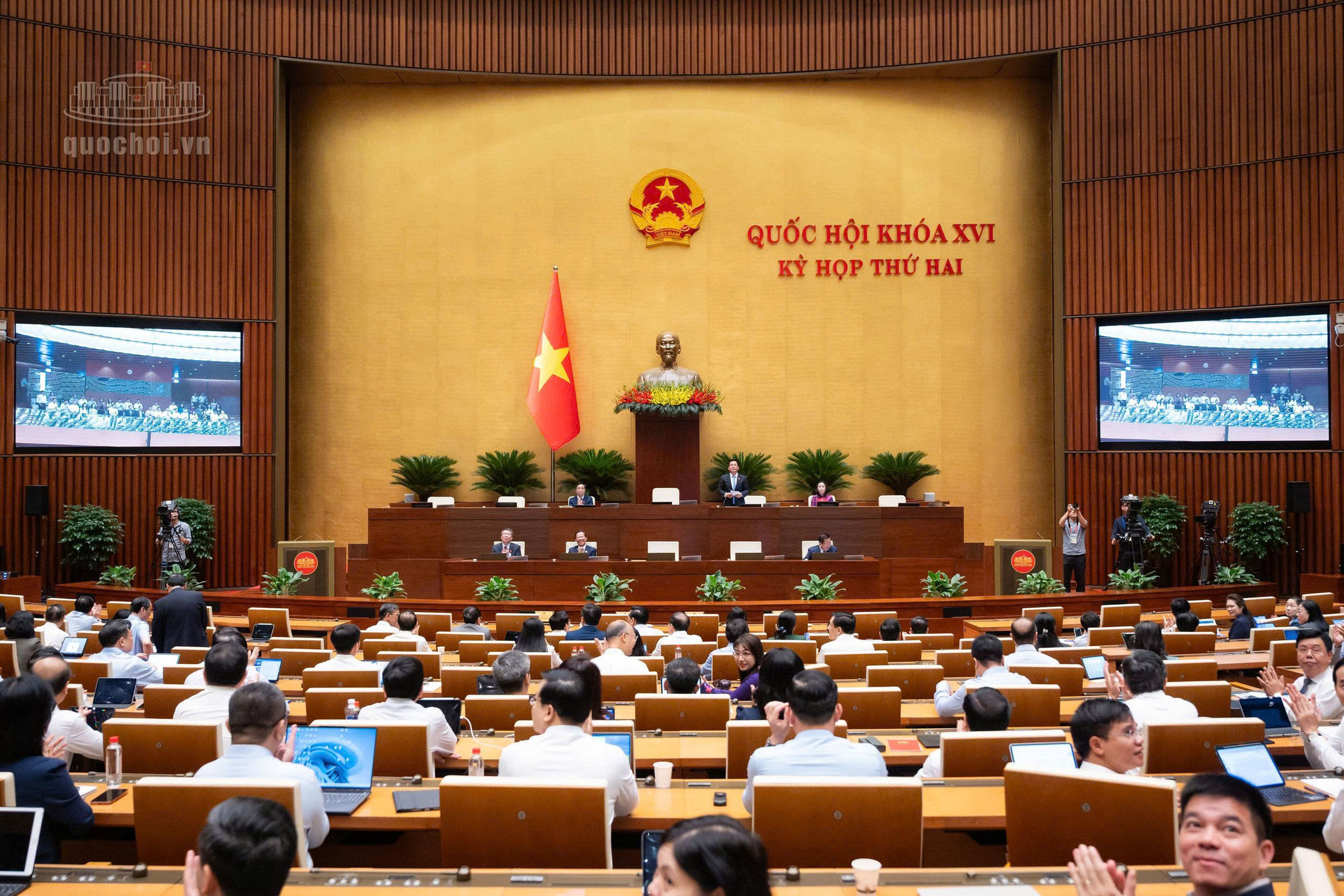 quoc-hoi-30-10.jpg