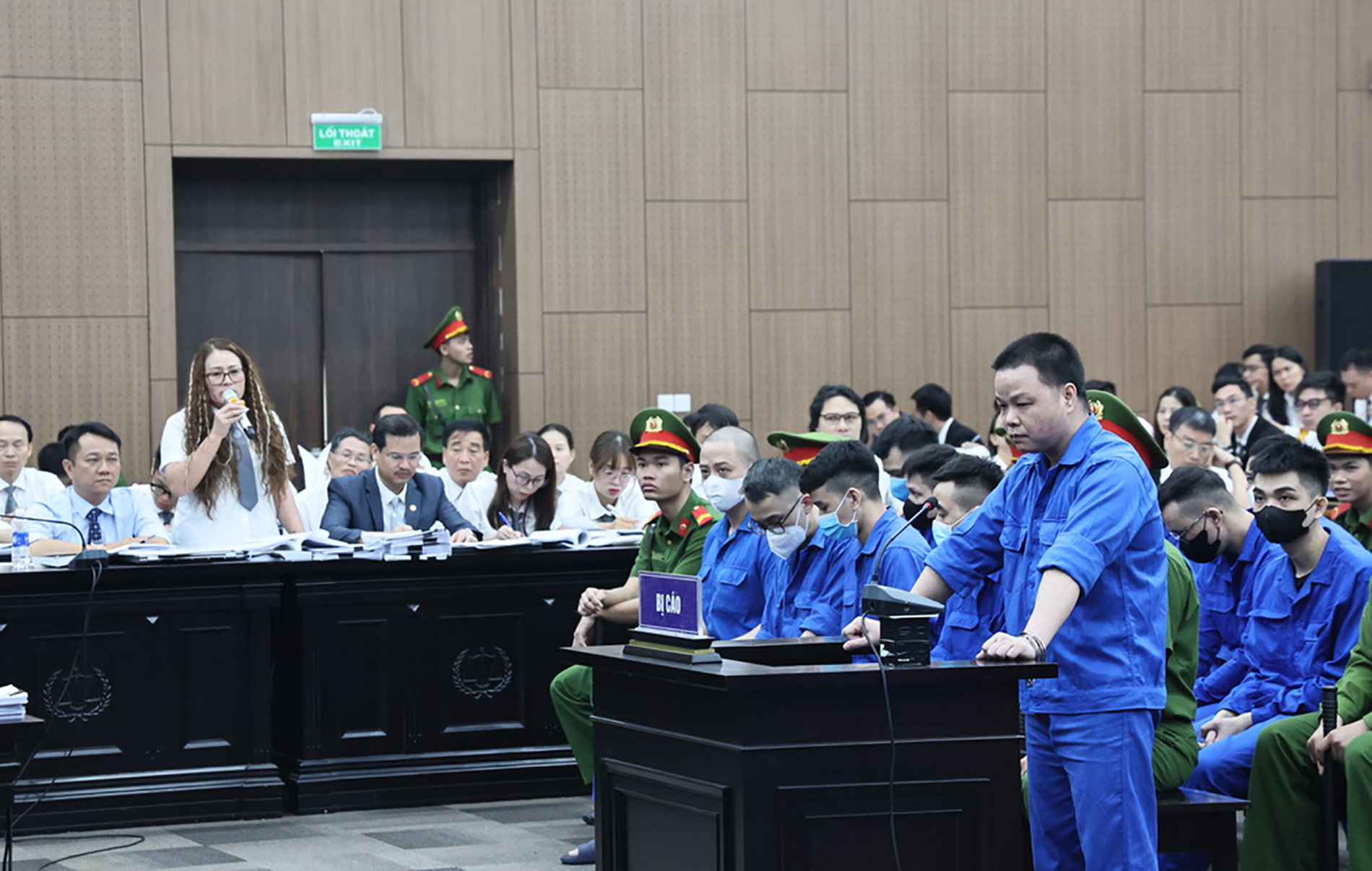 lê khắc ngọ trả lời các câu hỏi của Luật sư
